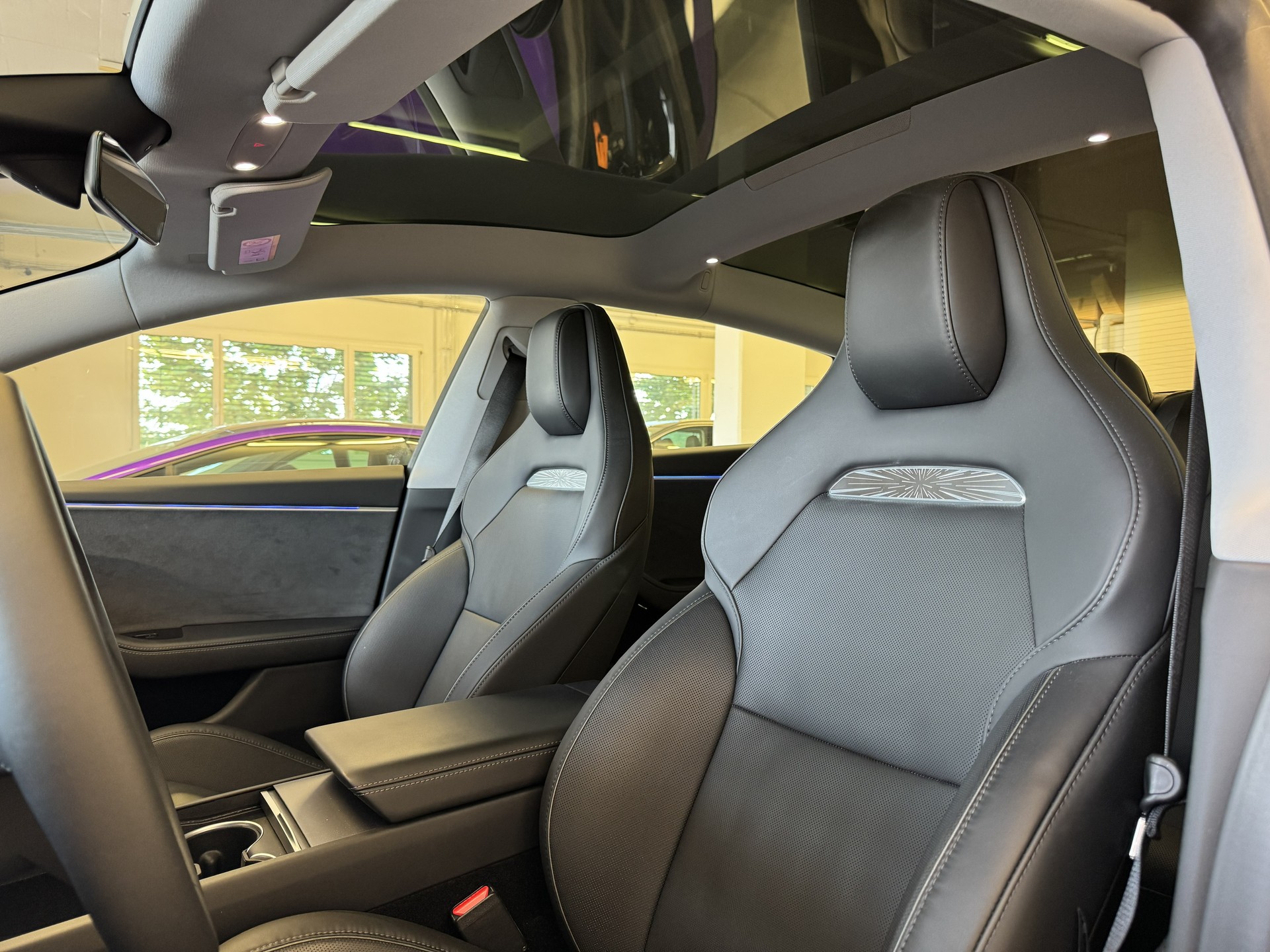 TESLA Model 3 Dual Motor Performance AWD CH Fahrzeug-image-8