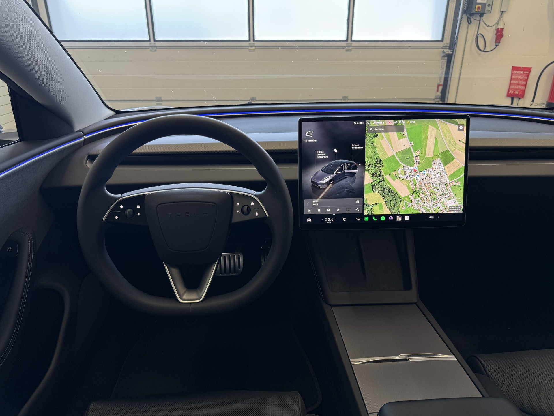 TESLA Model 3 Dual Motor Performance AWD CH Fahrzeug-image-10