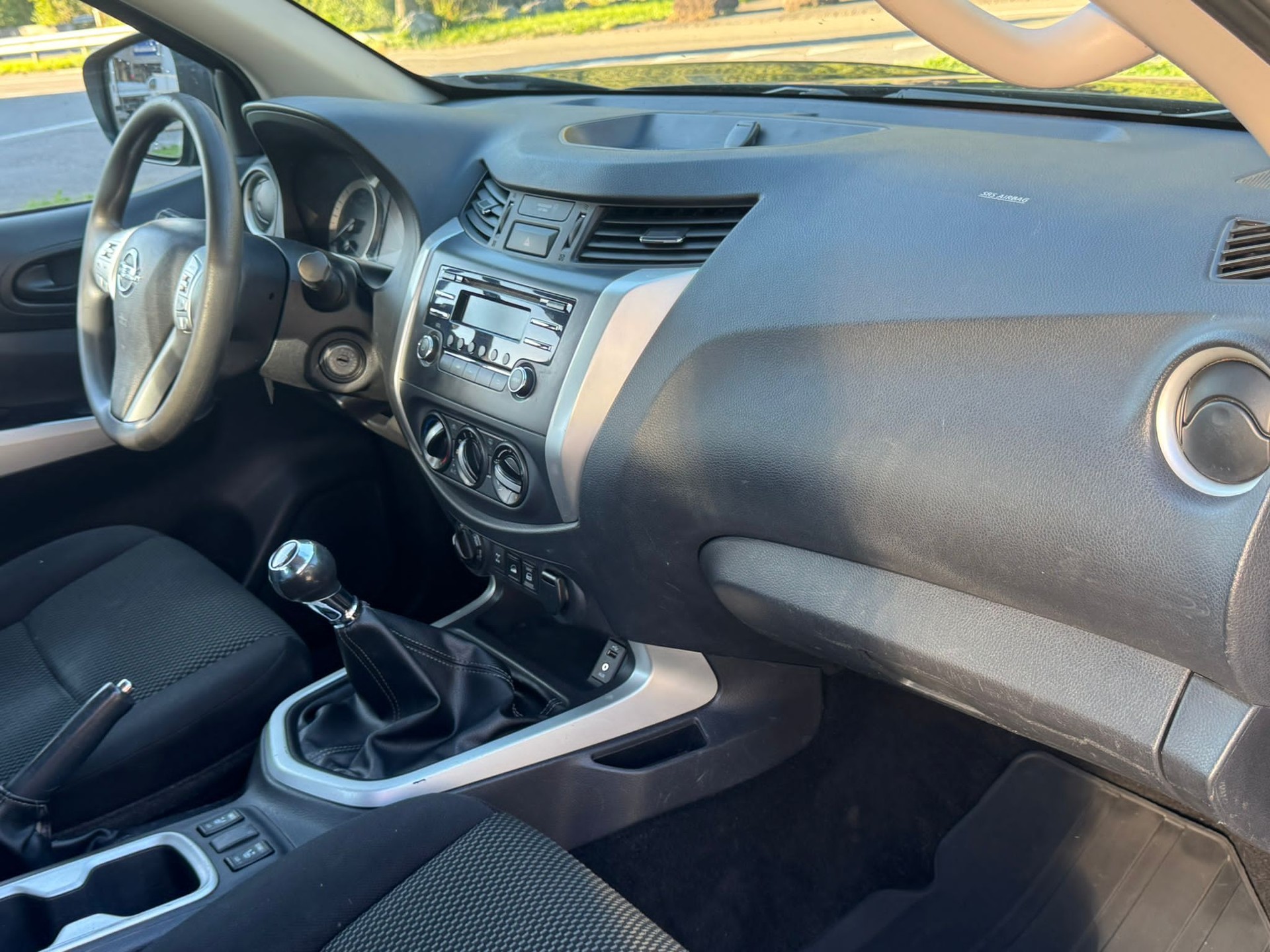 NISSAN Navara King Cab Visia 2.3 dCi 4WD-image-16