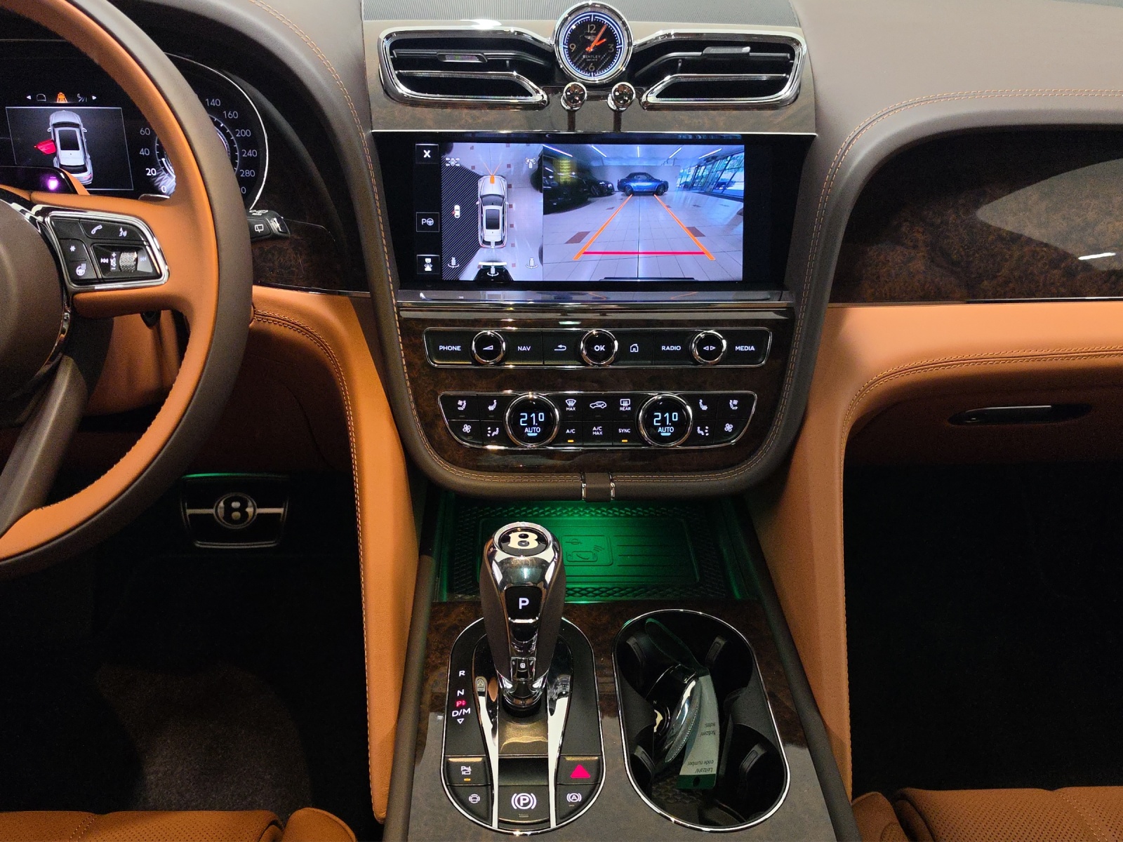 BENTLEY Bentayga Azure-image-14