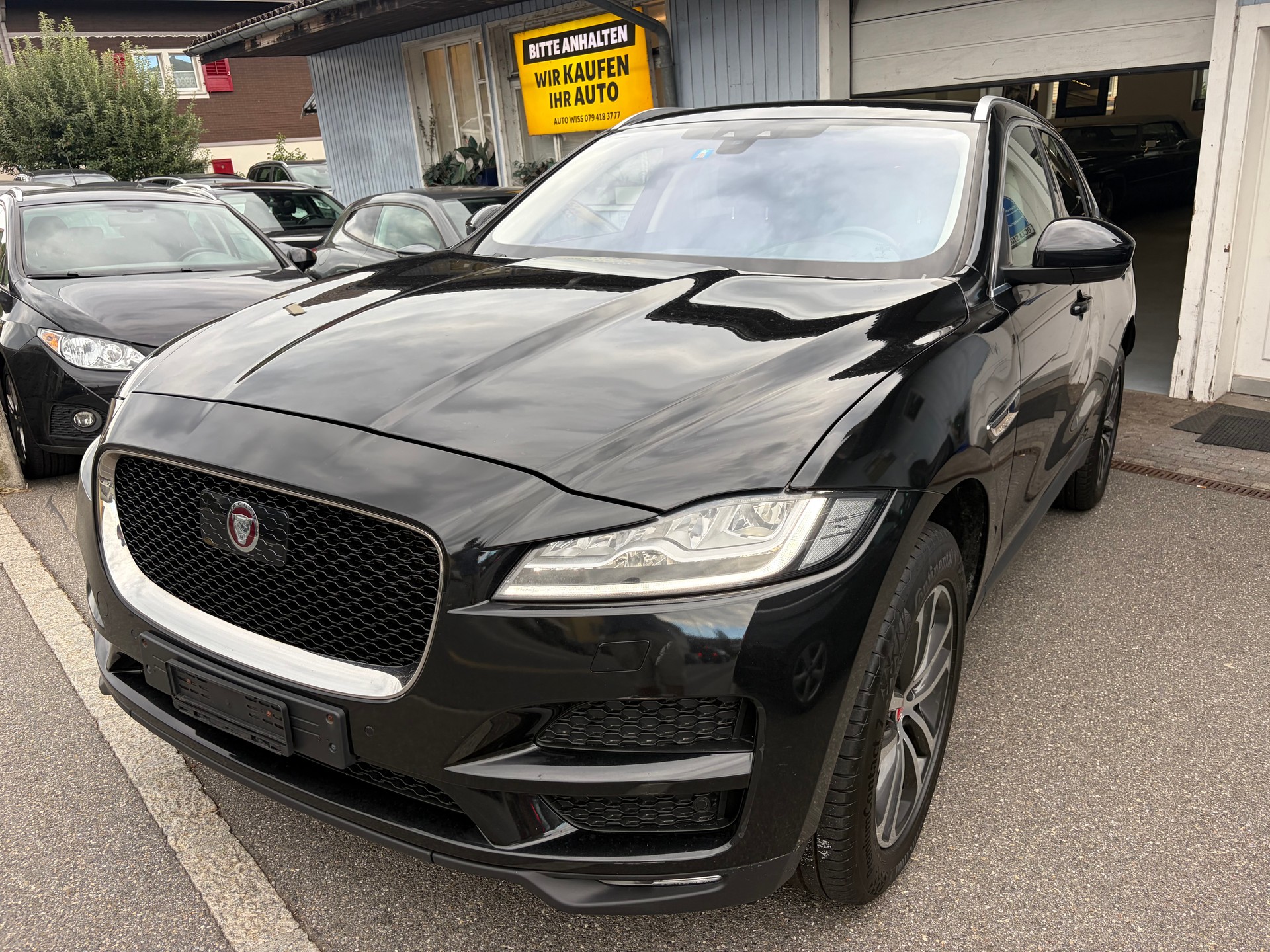JAGUAR F-Pace 25t 2.0 Prestige AWD Automatik-showroom-element-1
