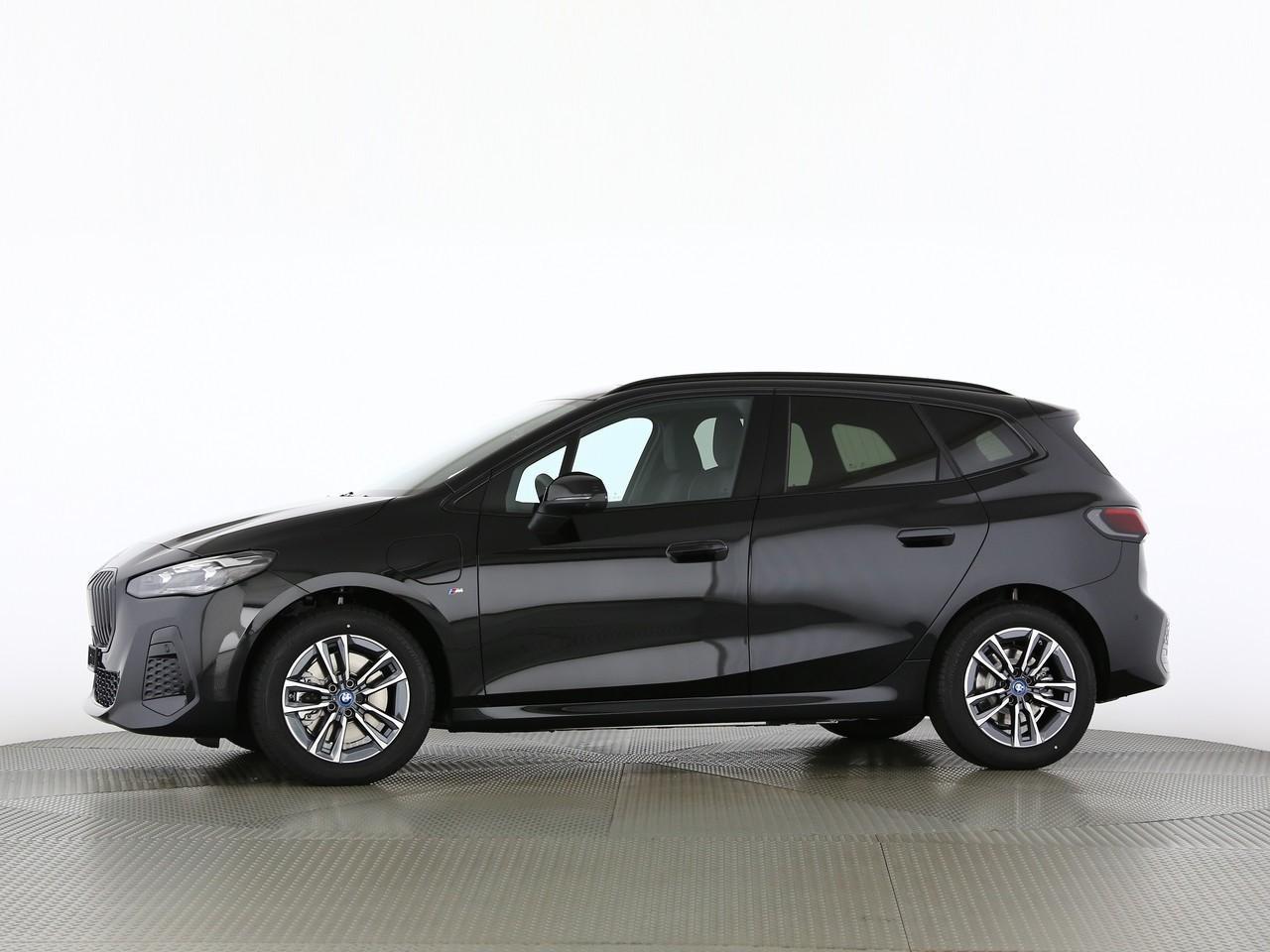 BMW 230e xDrive Active Tourer-showroom-element-2