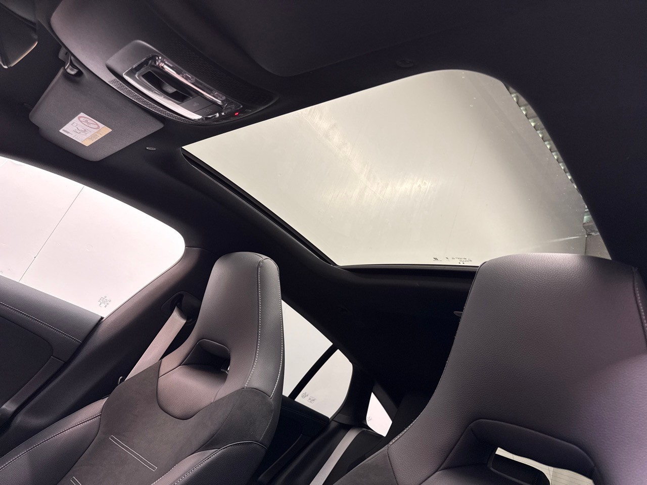 MERCEDES-BENZ CLA Shooting Brake 200 7G-DCT-showroom-element-3