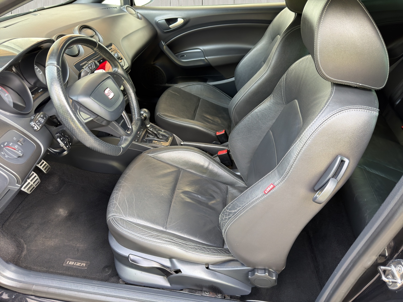 SEAT Ibiza SC 1.4 TSI Cupra R210 Swiss Racing DSG-image-9