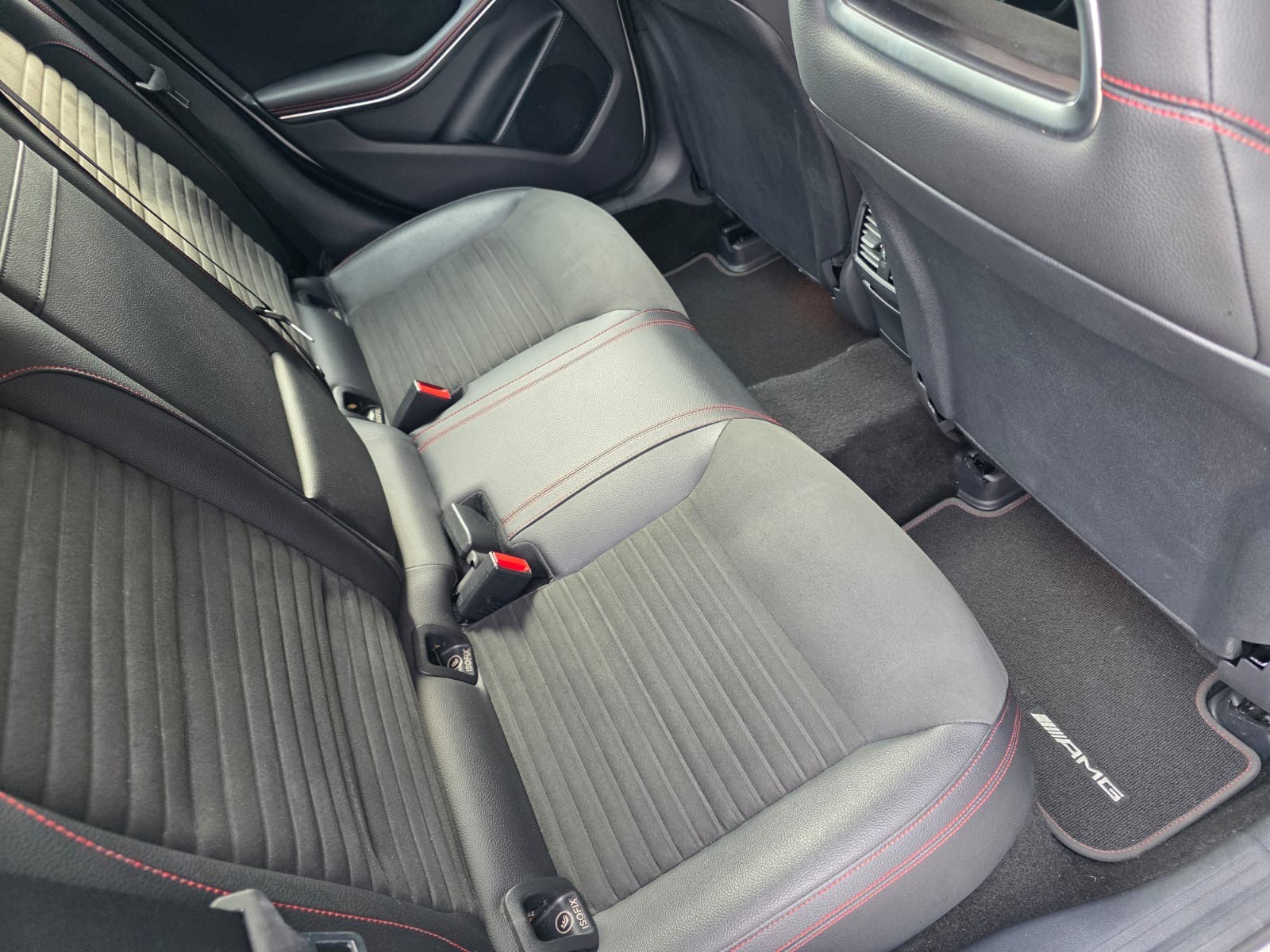 MERCEDES-BENZ GLA 220 d AMG Line 4Matic 7G-DCT-image-16