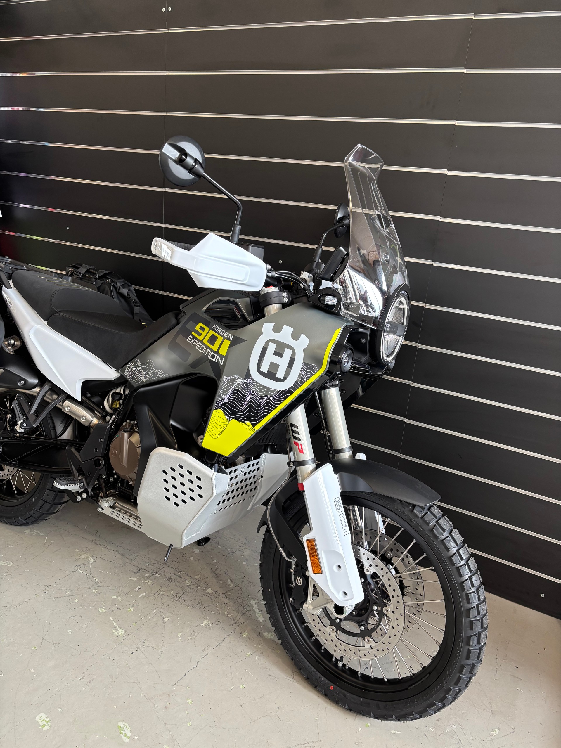 HUSQVARNA Norden 901 Expedition-image-2