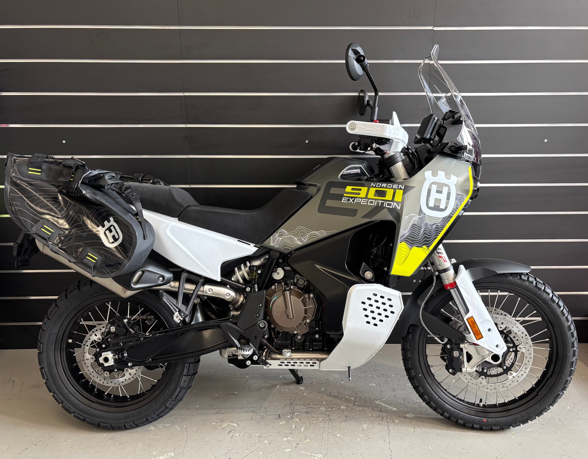 HUSQVARNA Norden 901 Expedition-image-0