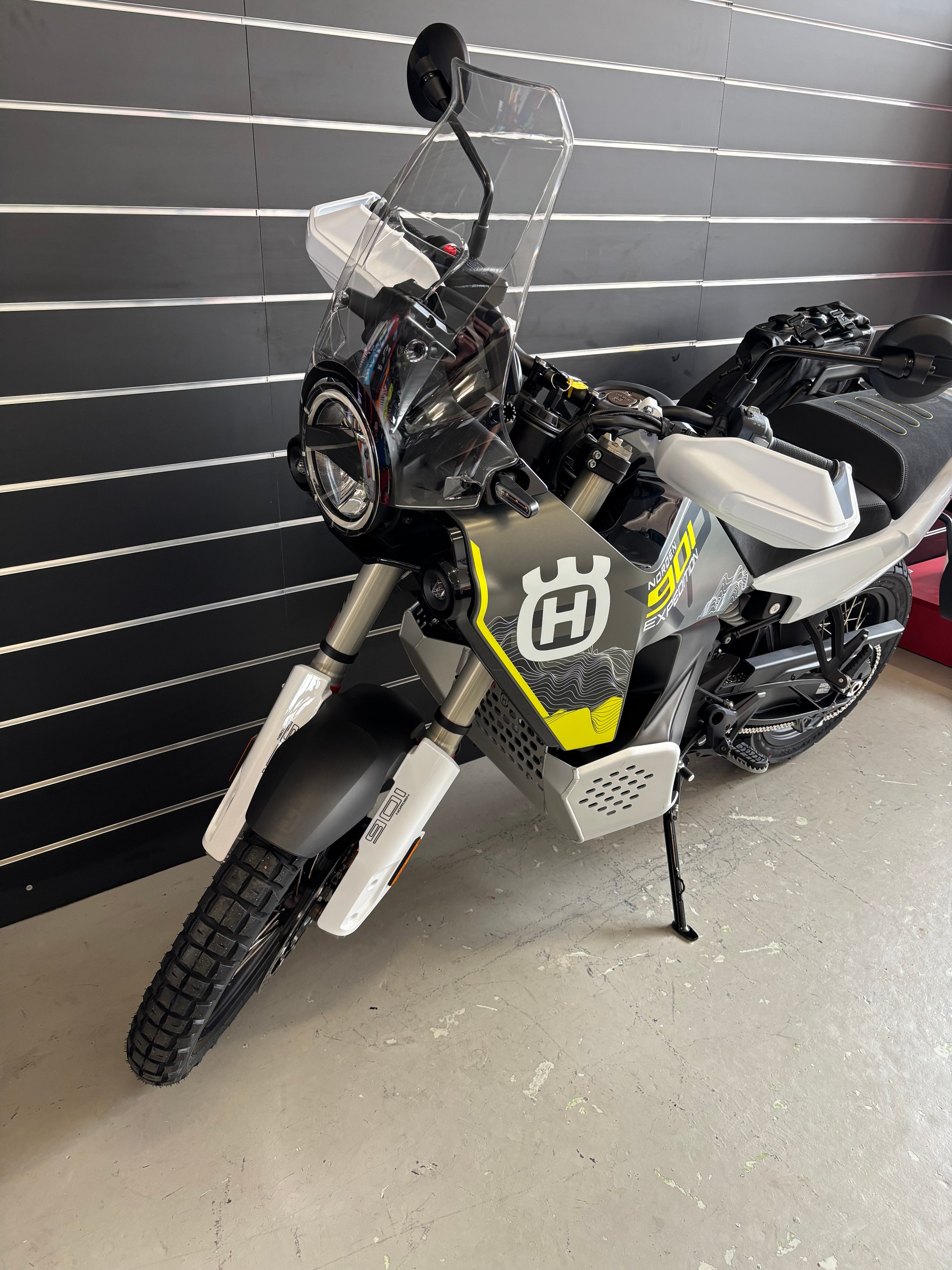 HUSQVARNA Norden 901 Expedition-image-4
