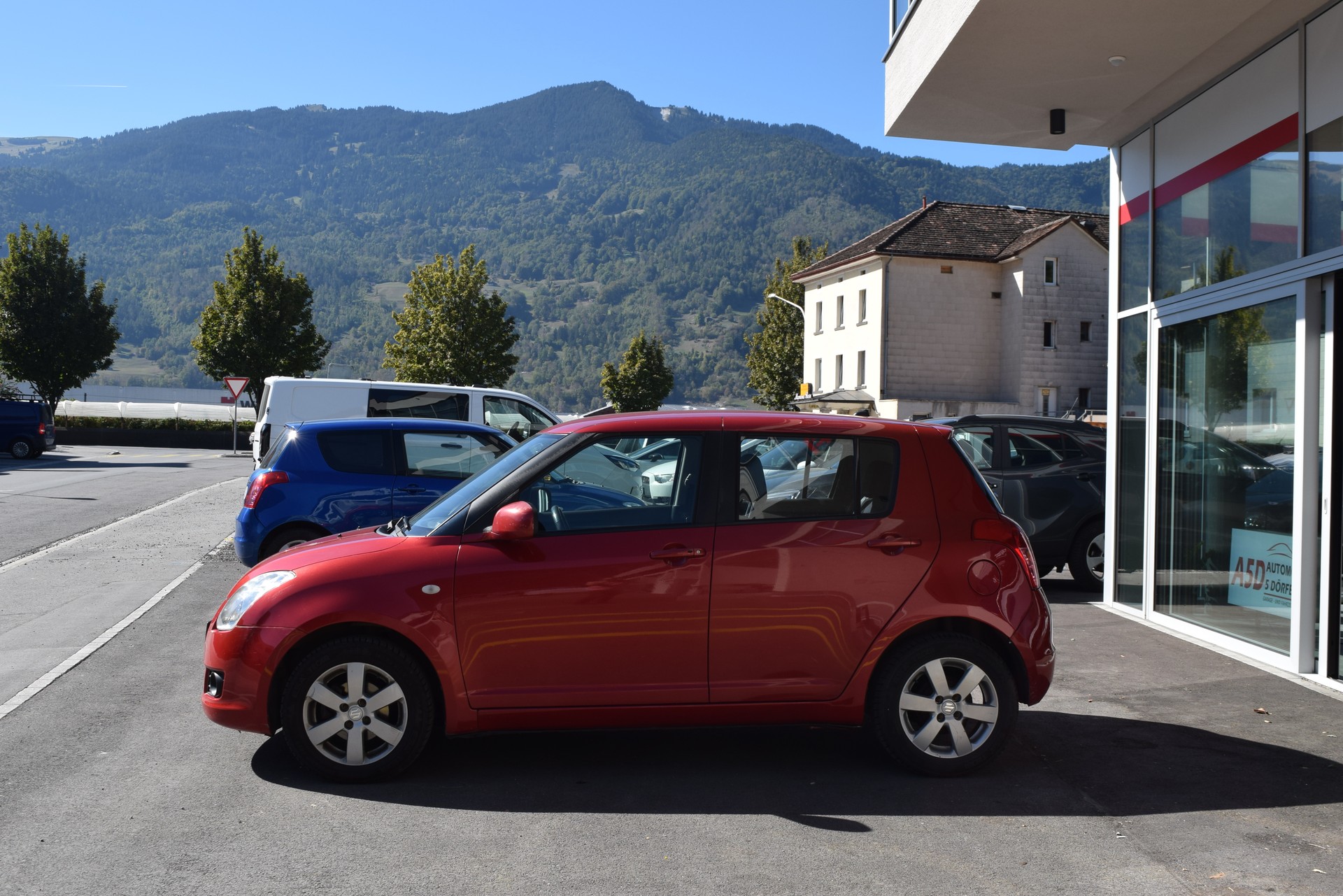 SUZUKI Swift 1.3i 16V GL Top 4x4-showroom-element-3