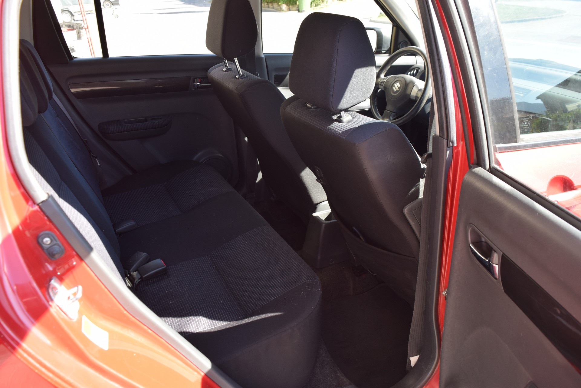 SUZUKI Swift 1.3i 16V GL Top 4x4-image-10