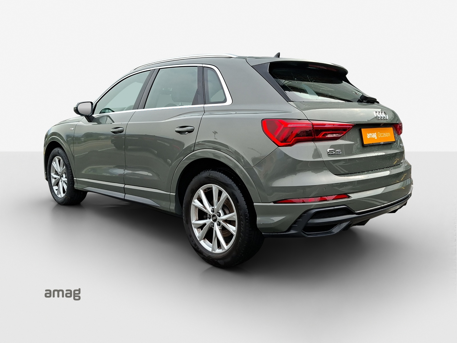 AUDI Q3 35 TFSI S line Attraction S-tronic-showroom-element-2