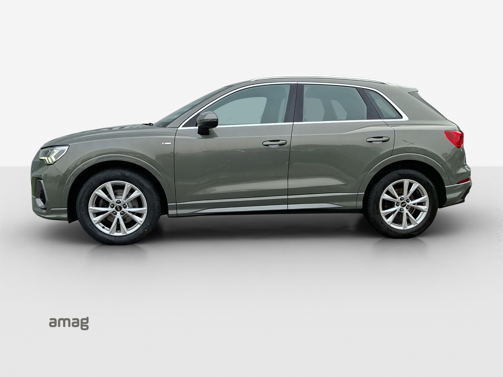 AUDI Q3 35 TFSI S line Attraction S-tronic-showroom-element-1