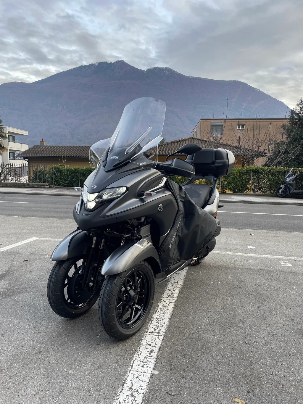 YAMAHA Tricity MW 300-image-9