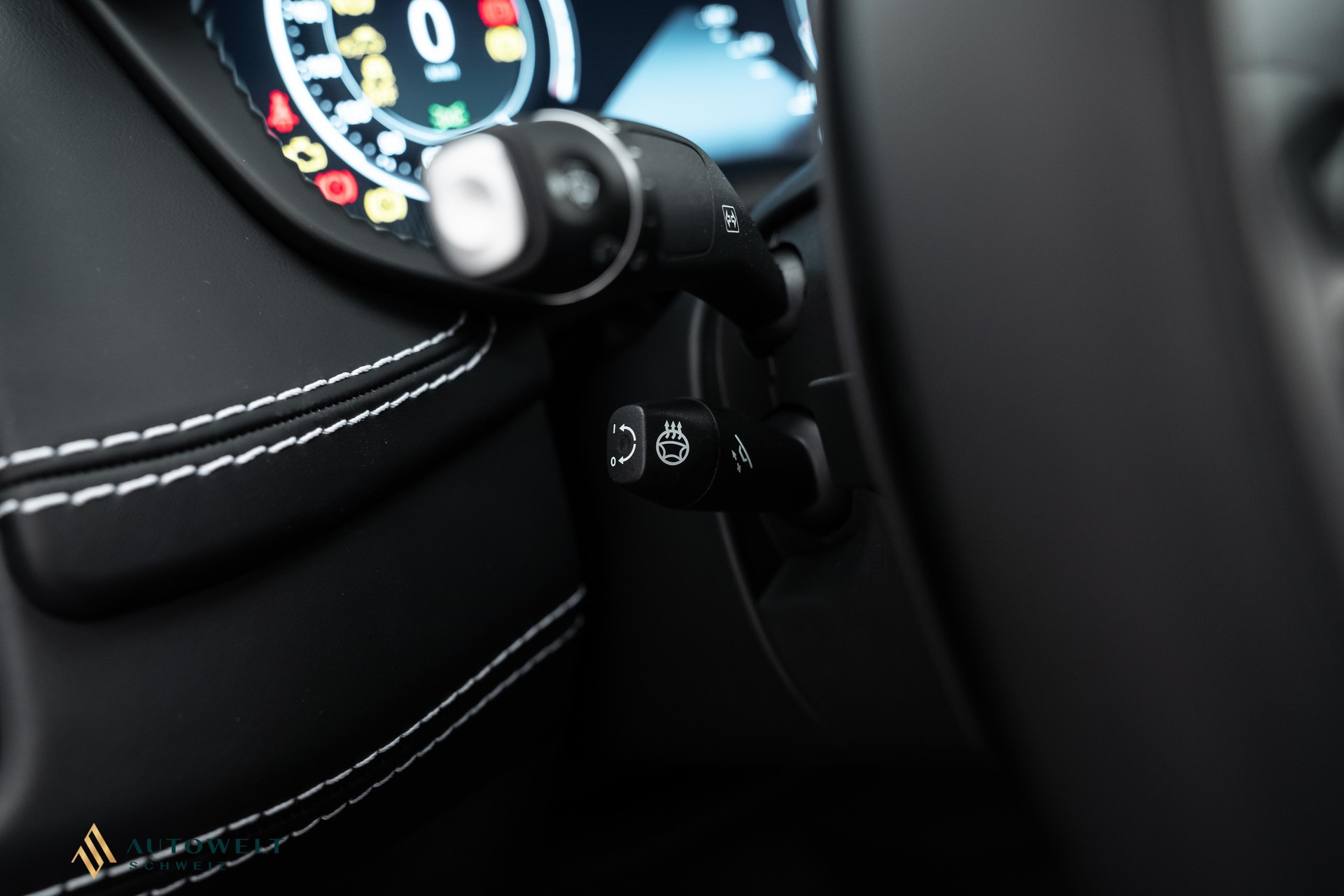 ASTON MARTIN DBX 707-image-17