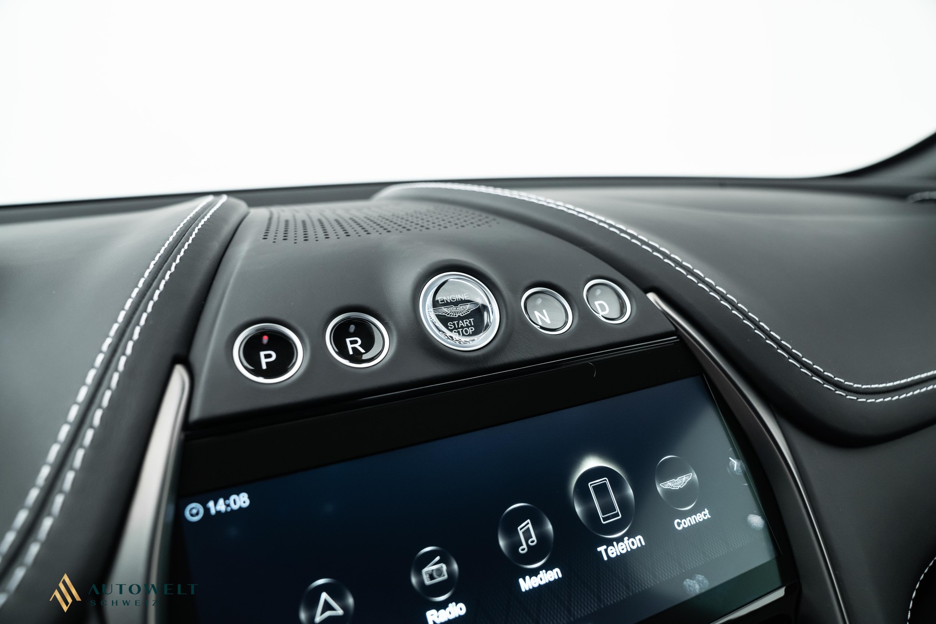 ASTON MARTIN DBX 707-image-10