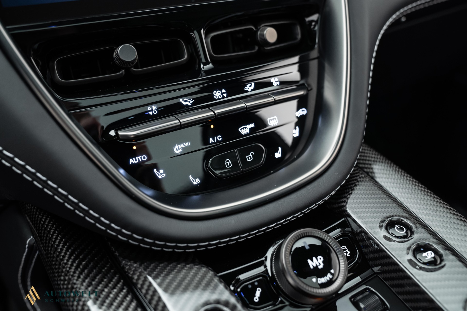 ASTON MARTIN DBX 707-image-19