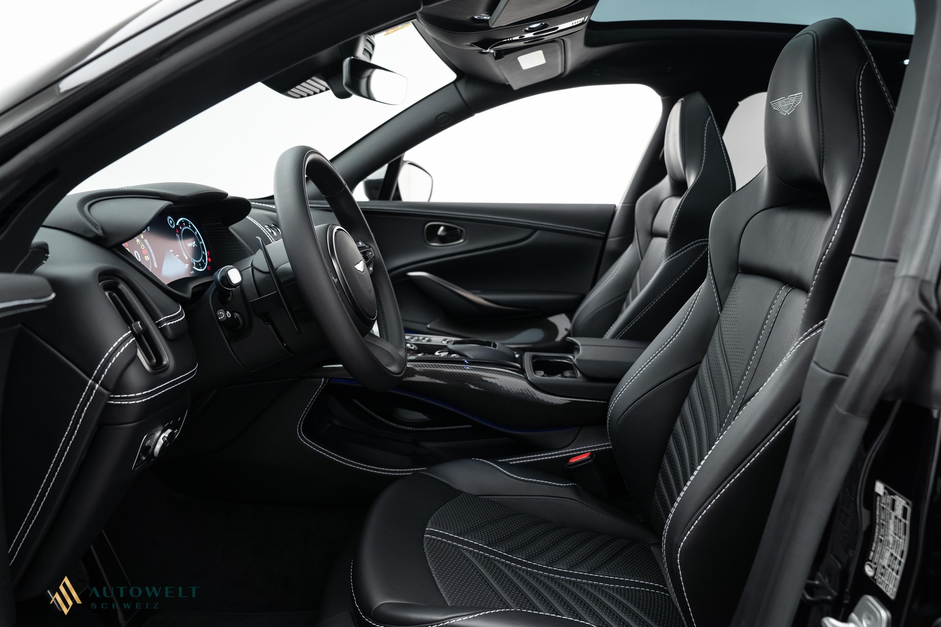 ASTON MARTIN DBX 707-image-15