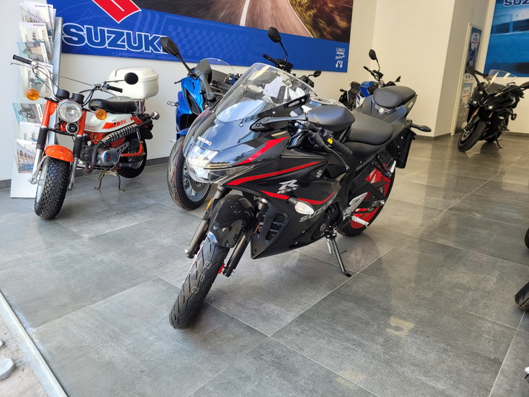 SUZUKI GSX-R 125-image-4