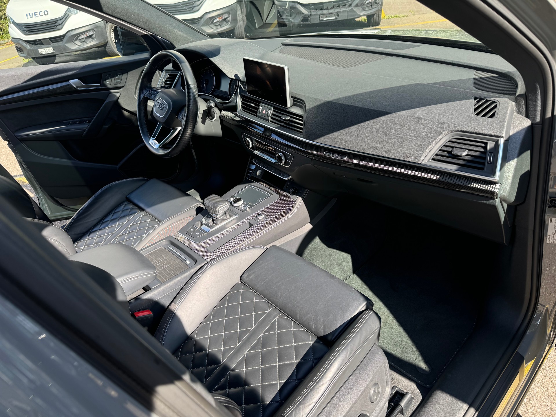 AUDI Q5 2.0 TFSI sport quattro S-tronic-image-8