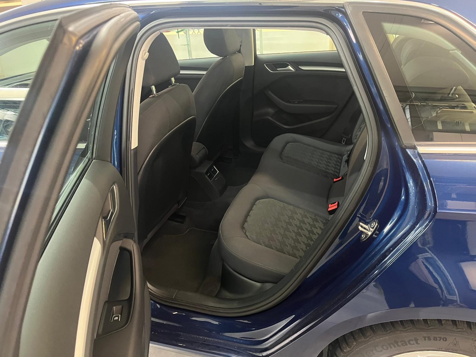 AUDI A3 Sportback 1.4 TFSI Ambition-image-10