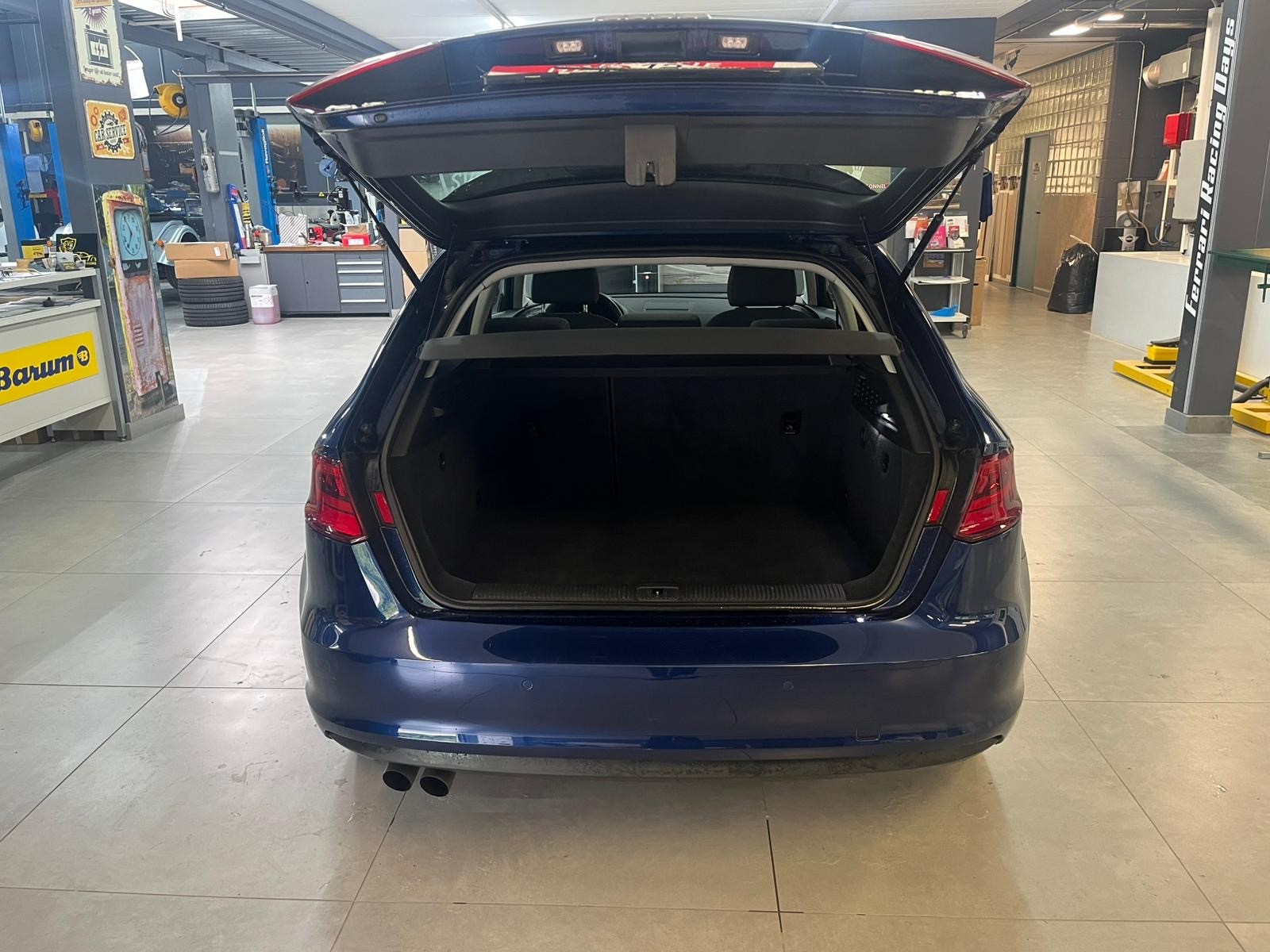 AUDI A3 Sportback 1.4 TFSI Ambition-image-13