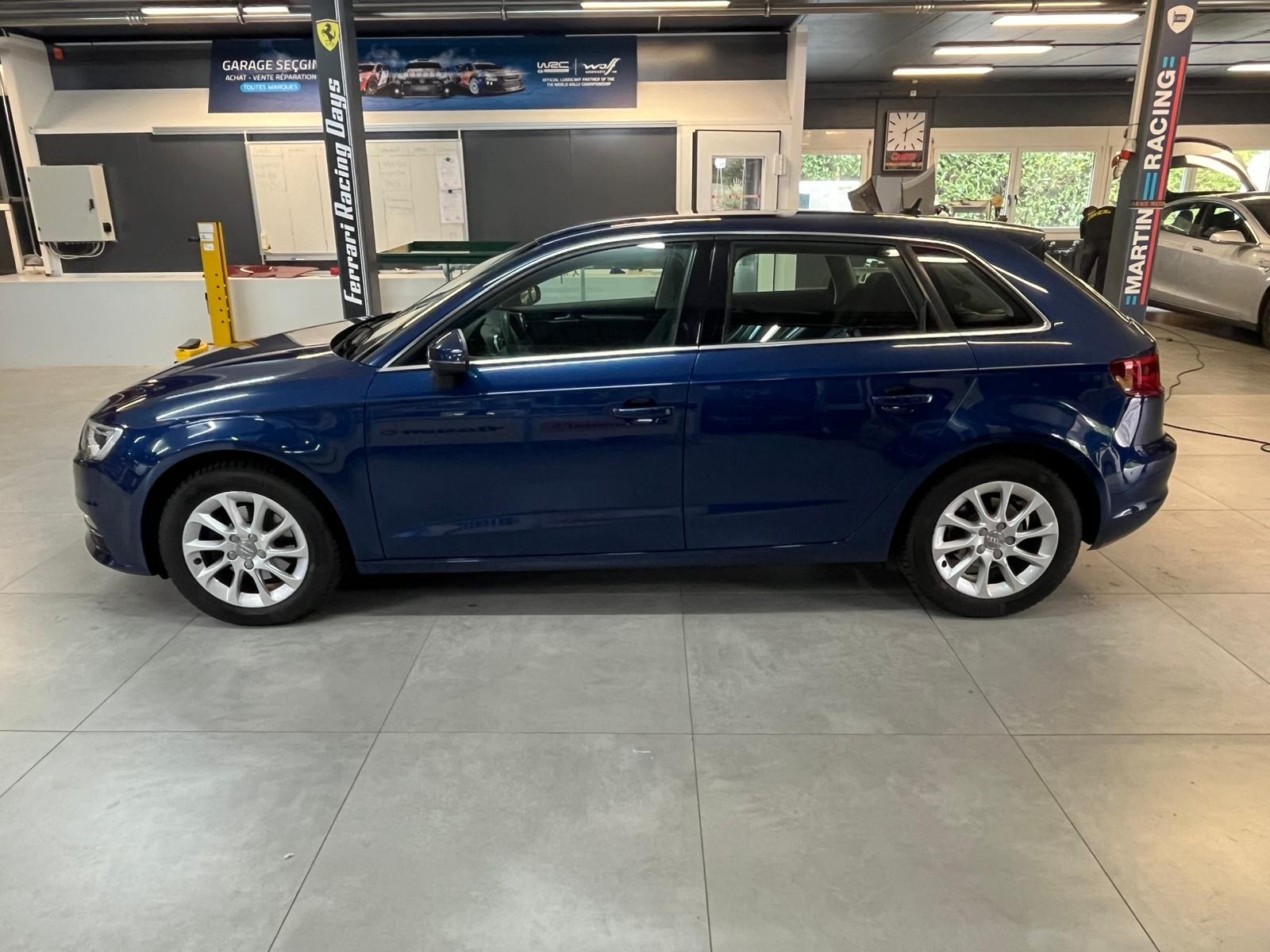 AUDI A3 Sportback 1.4 TFSI Ambition-image-7