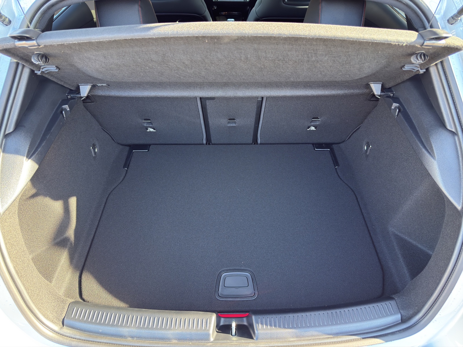 MERCEDES-BENZ A 220 4Matic 8G-DCT-image-8