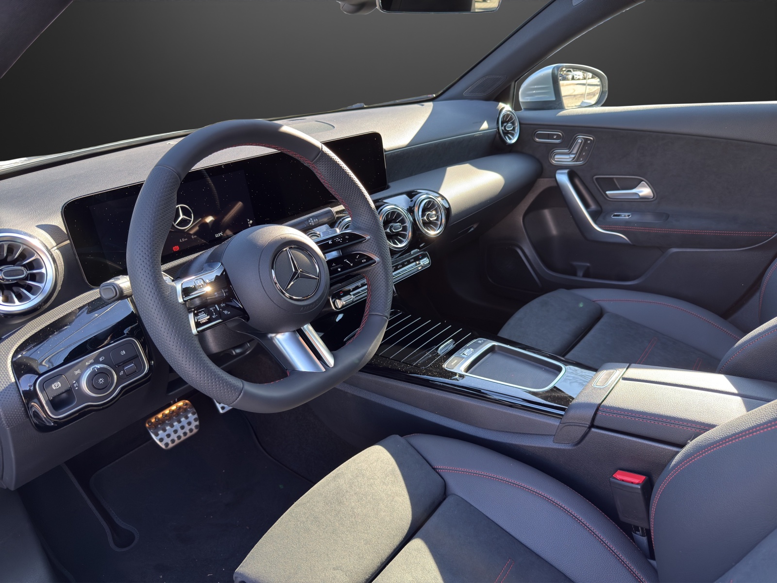 MERCEDES-BENZ A 220 4Matic 8G-DCT-image-9