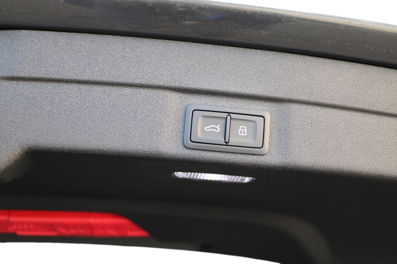 AUDI A5 Avant TFSI quattro 150 kW S tronic-image-19