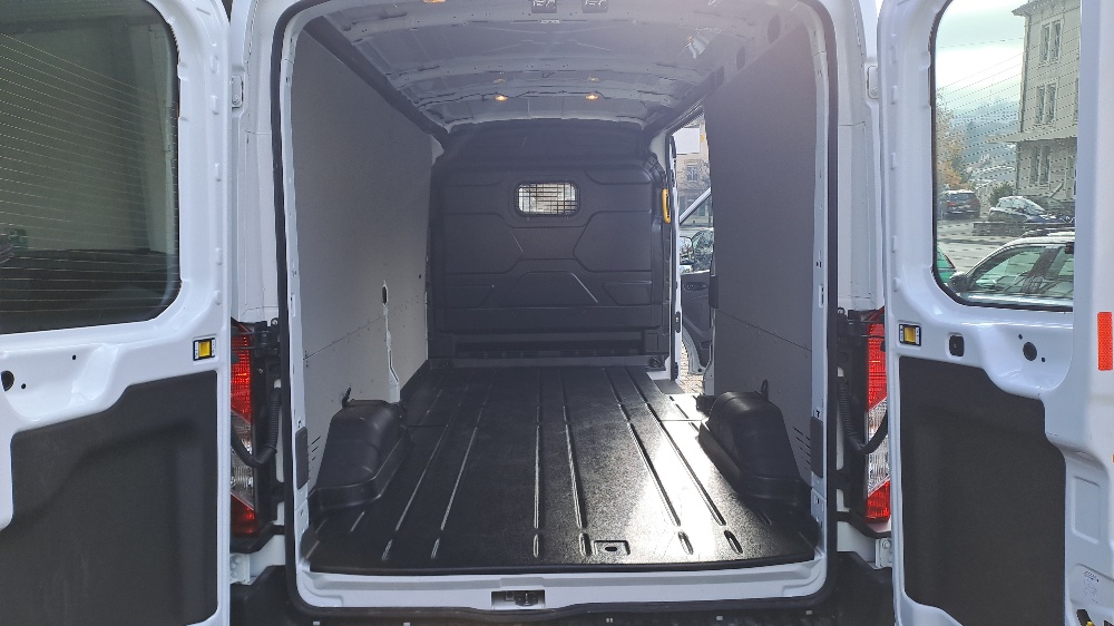 FORD E-Transit Van 350 L3 Trend RWD 68kWh-image-9
