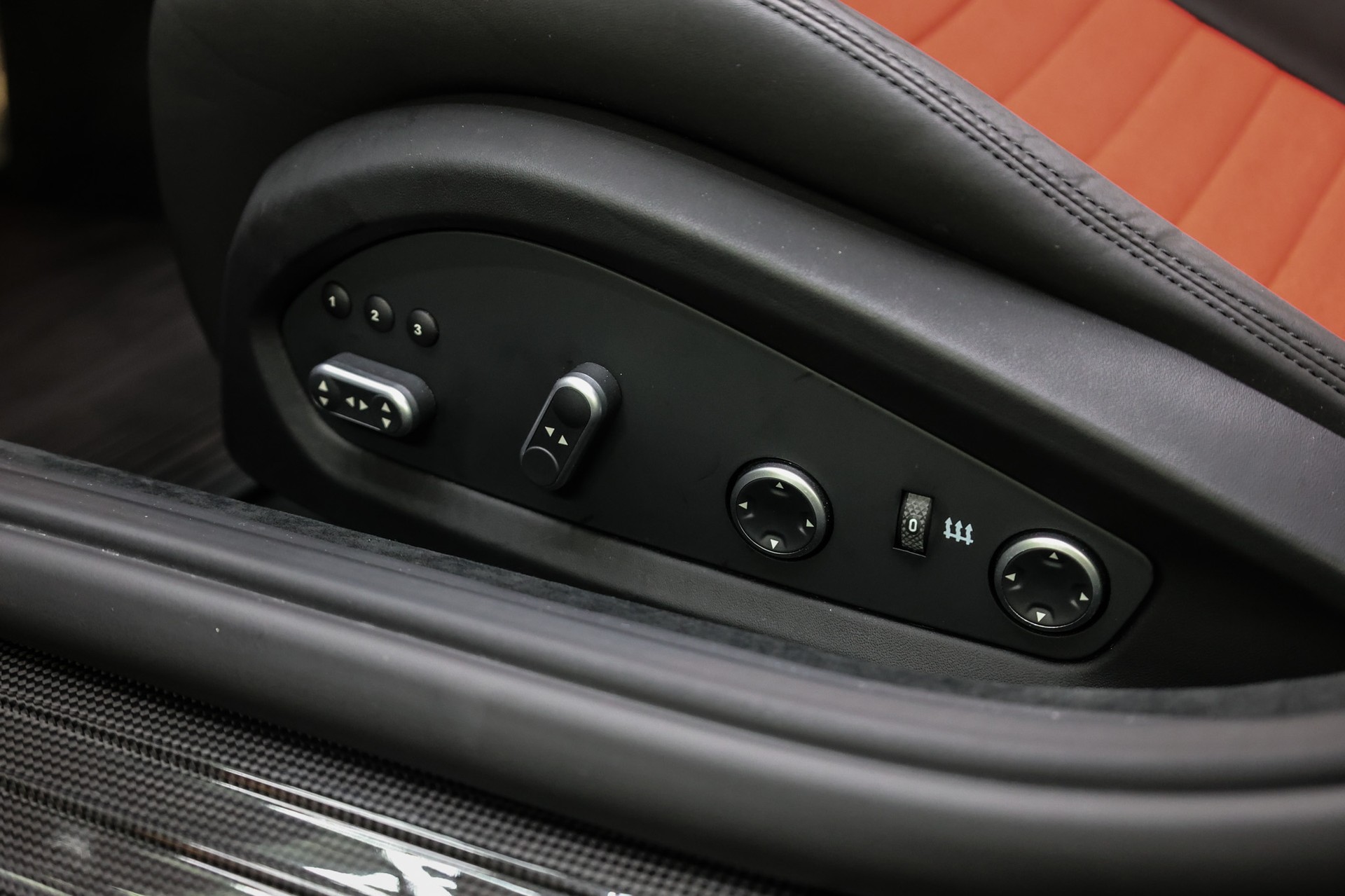 FERRARI California T / 70th Anniversary / 1 of 1 inspired by F50 1995-image-38