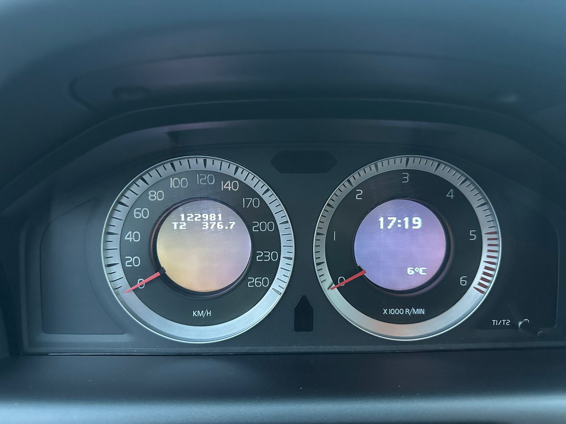 VOLVO XC60 D5 AWD Momentum Geartronic-image-11