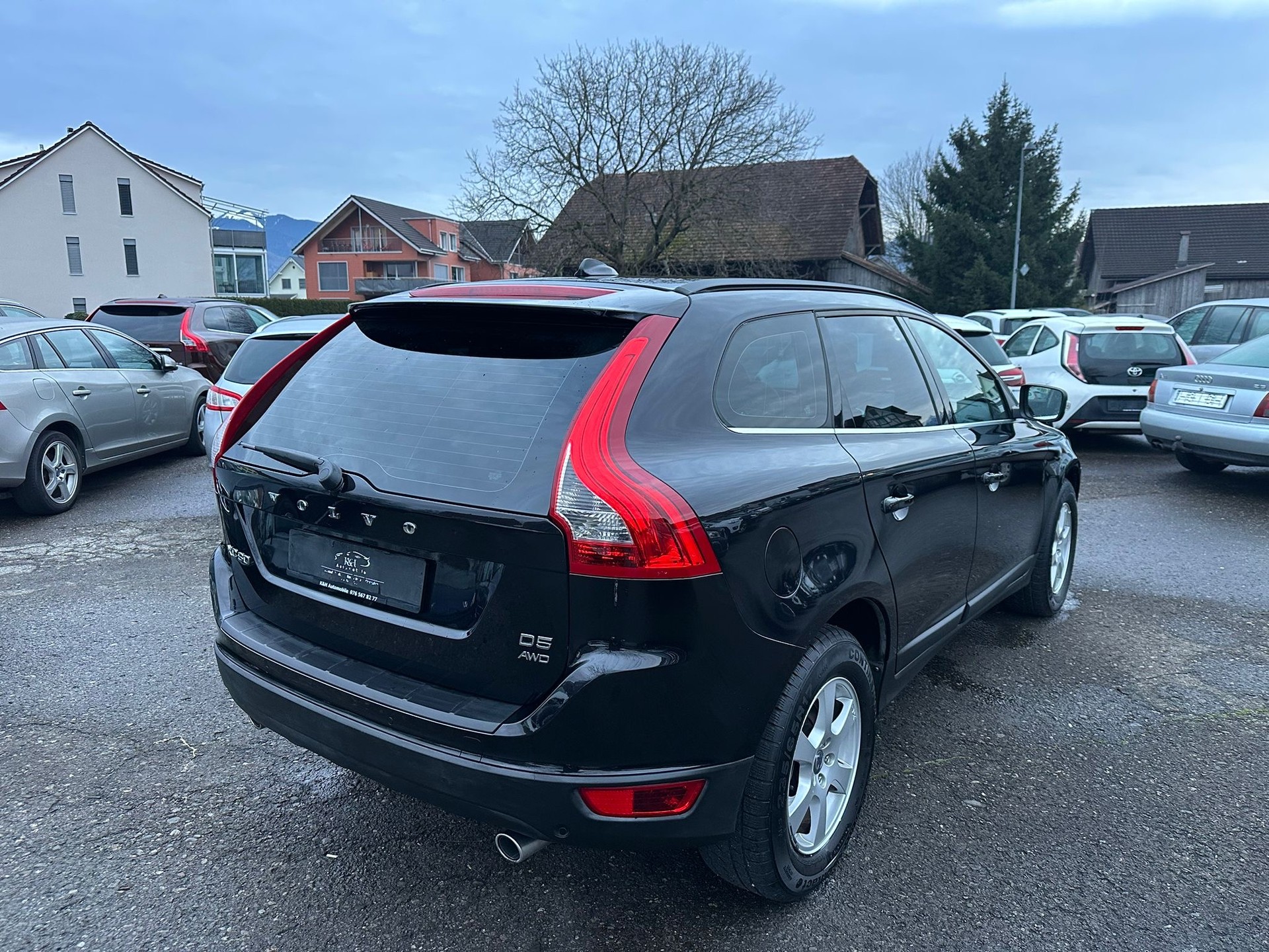 VOLVO XC60 D5 AWD Momentum Geartronic-image-5