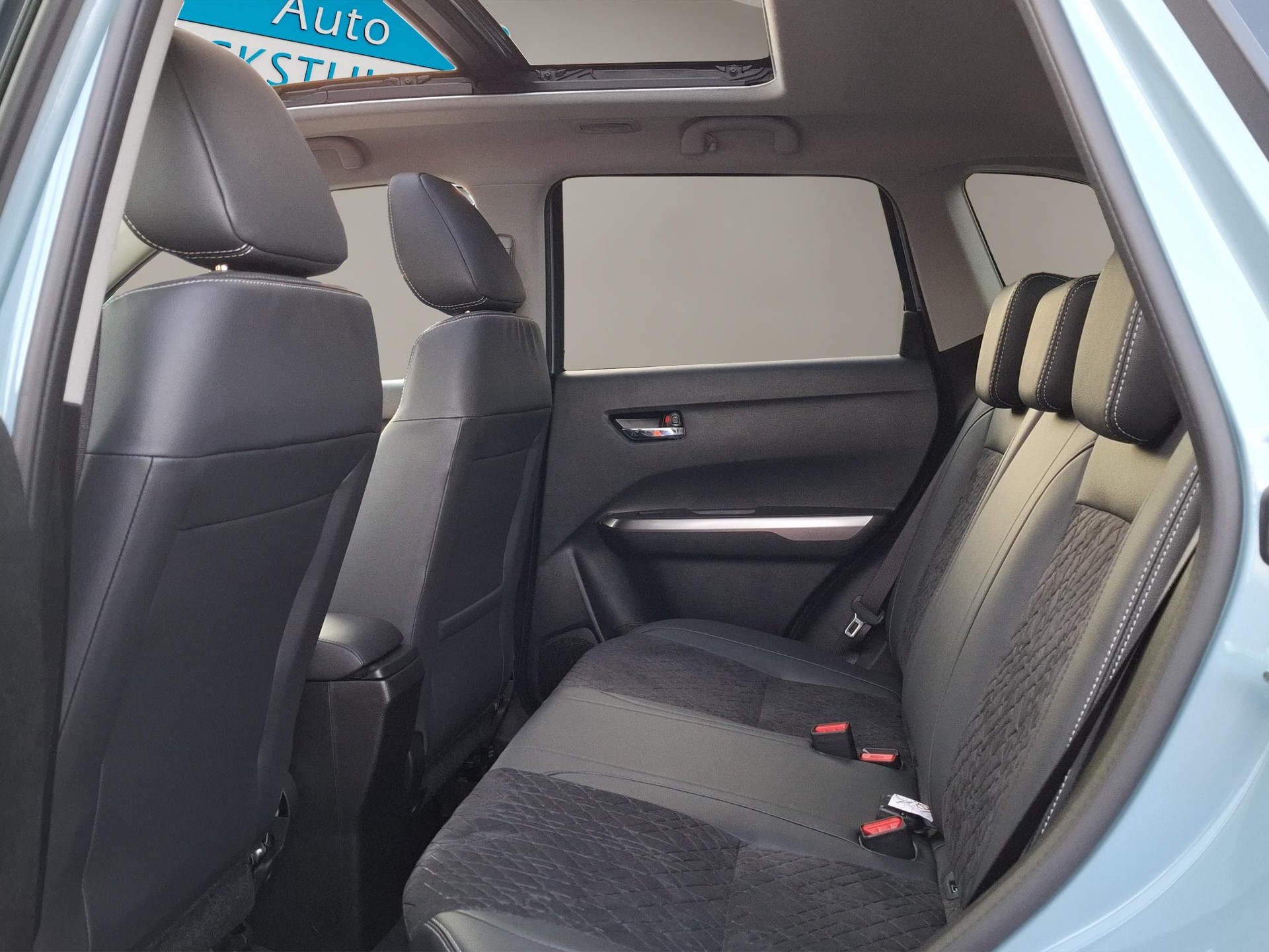 SUZUKI Vitara 1.4 T Sakura Top Hybrid 4x4-image-11