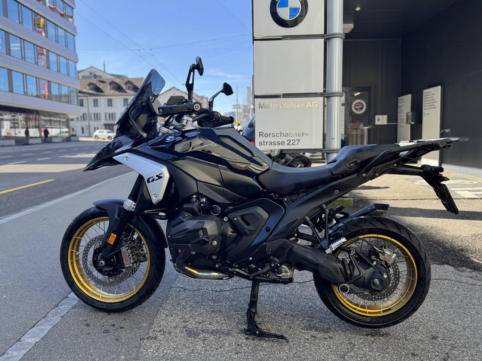 BMW R 1300 GS-image-1