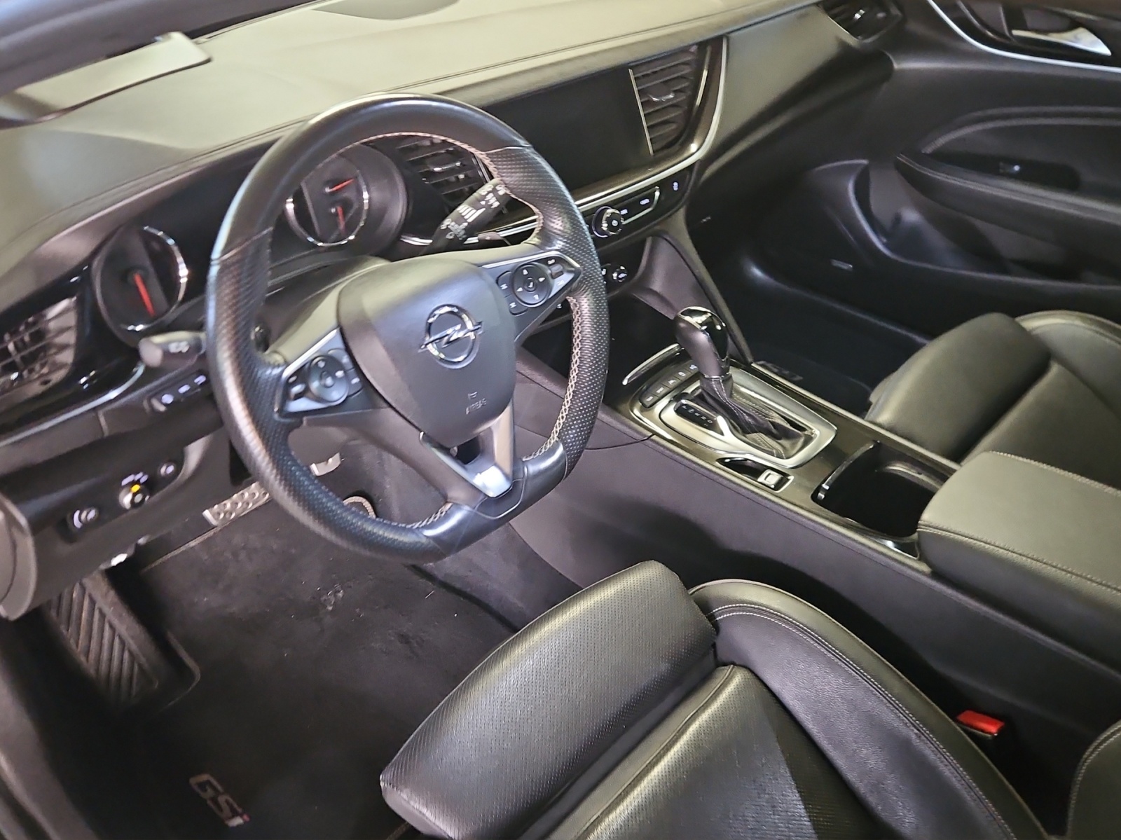 OPEL Insignia 2.0 T Sports Tourer GSI 4WD Automat-image-6