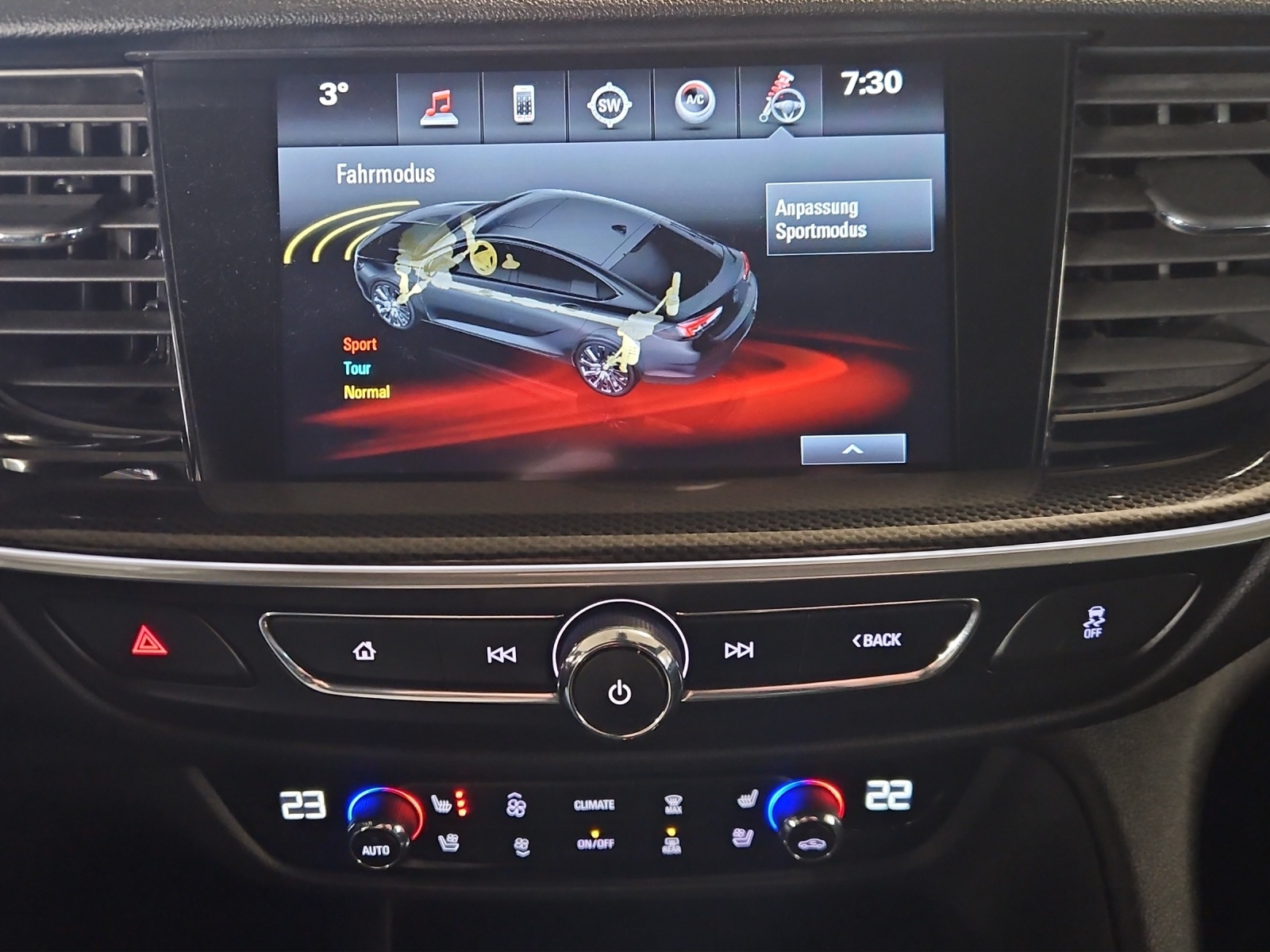 OPEL Insignia 2.0 T Sports Tourer GSI 4WD Automat-image-17