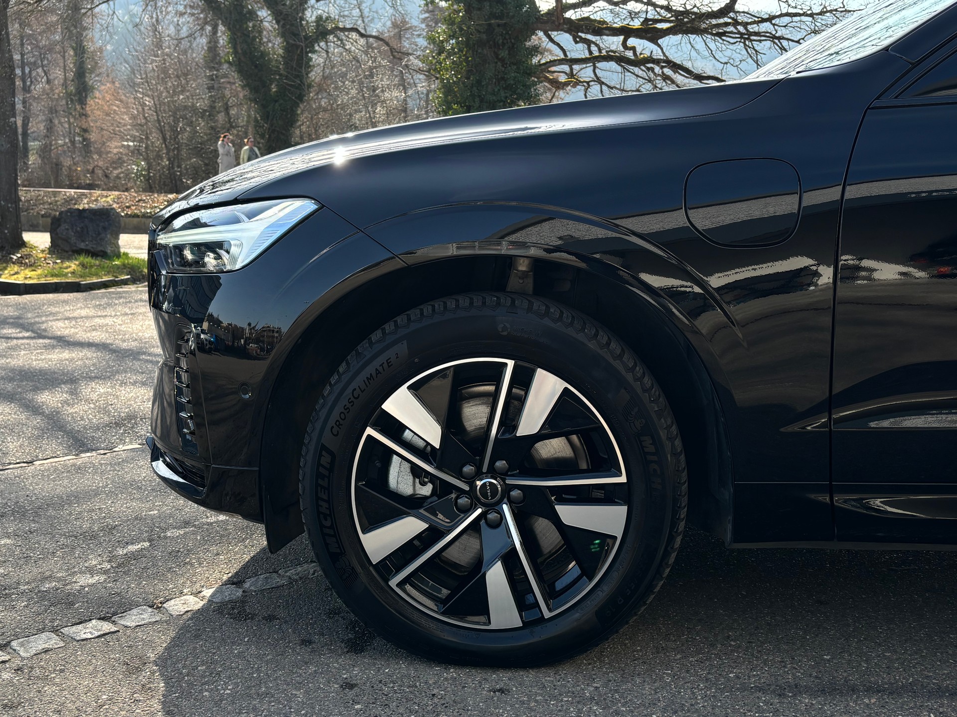 VOLVO XC60 2.0 T8 TE Plus Dark eAWD-showroom-element-1
