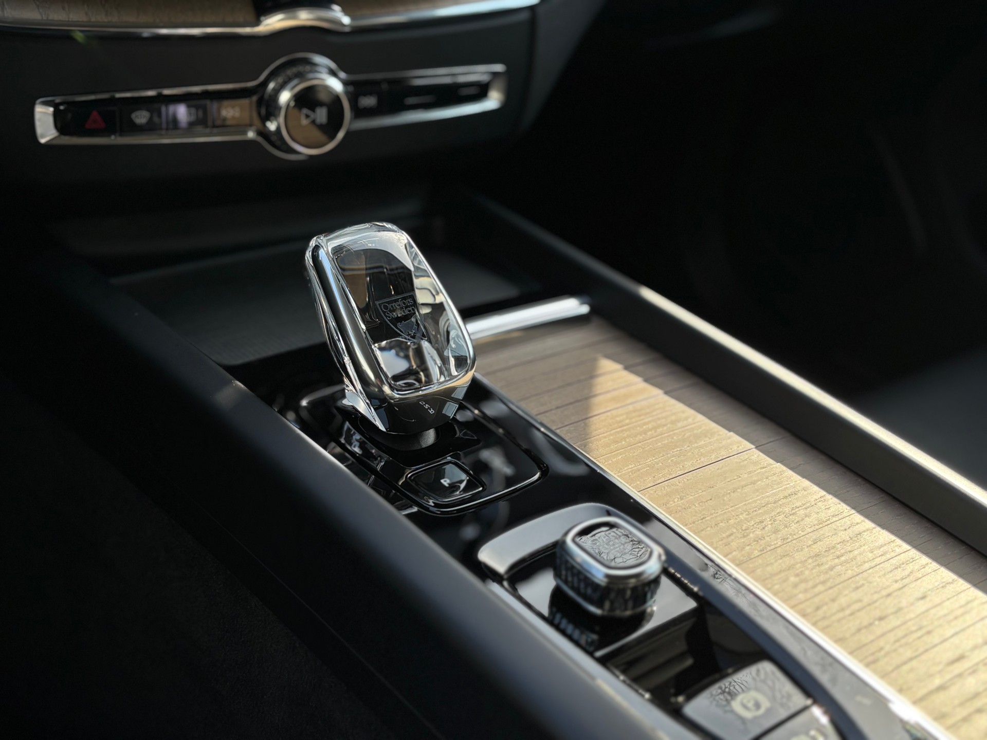 VOLVO XC60 2.0 T8 TE Plus Dark eAWD-image-14