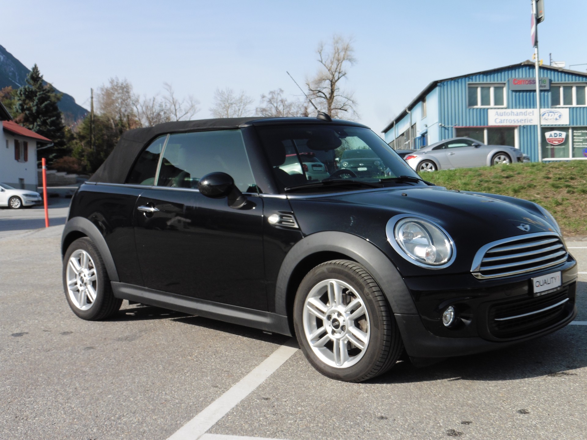 MINI Cooper Cabriolet-image-13