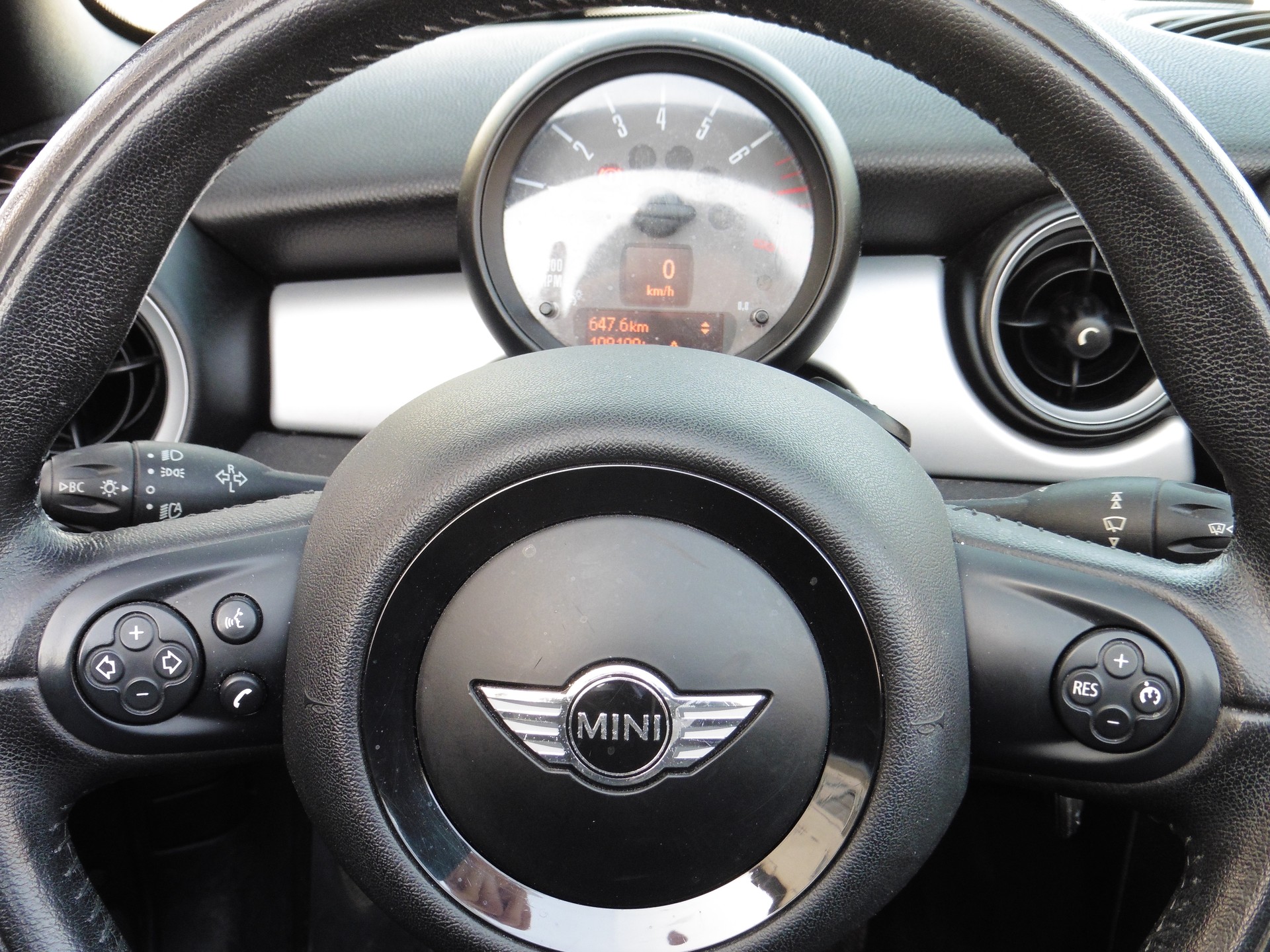 MINI Cooper Cabriolet-image-10