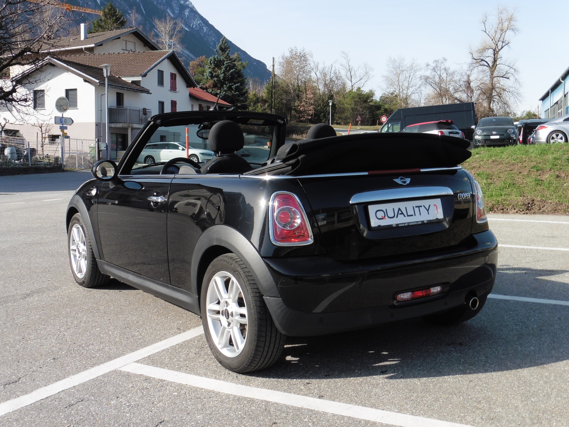 MINI Cooper Cabriolet-image-5
