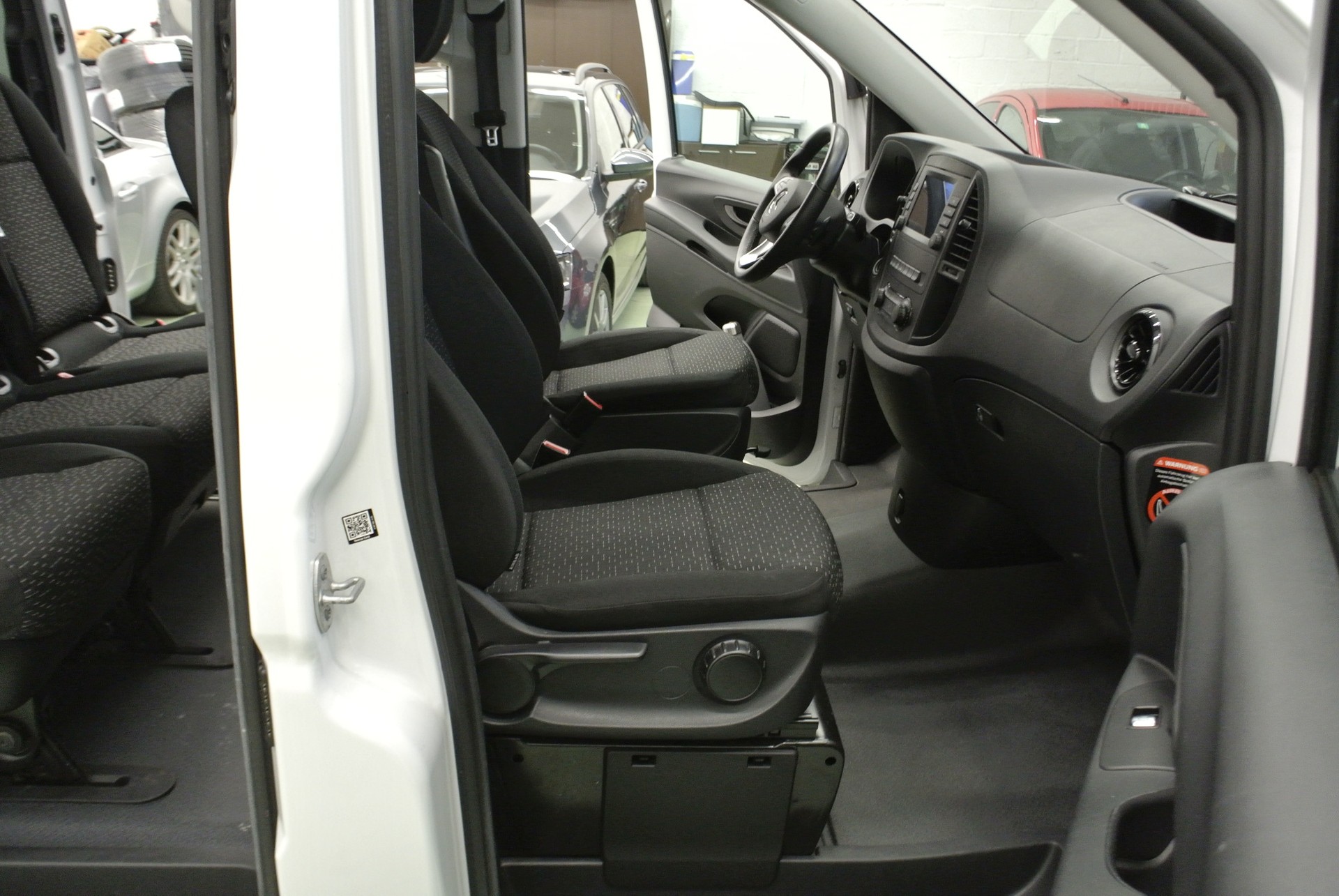 MERCEDES-BENZ Vito 116 CDI Pro Tourer 4Matic 9G-Tronic-image-19