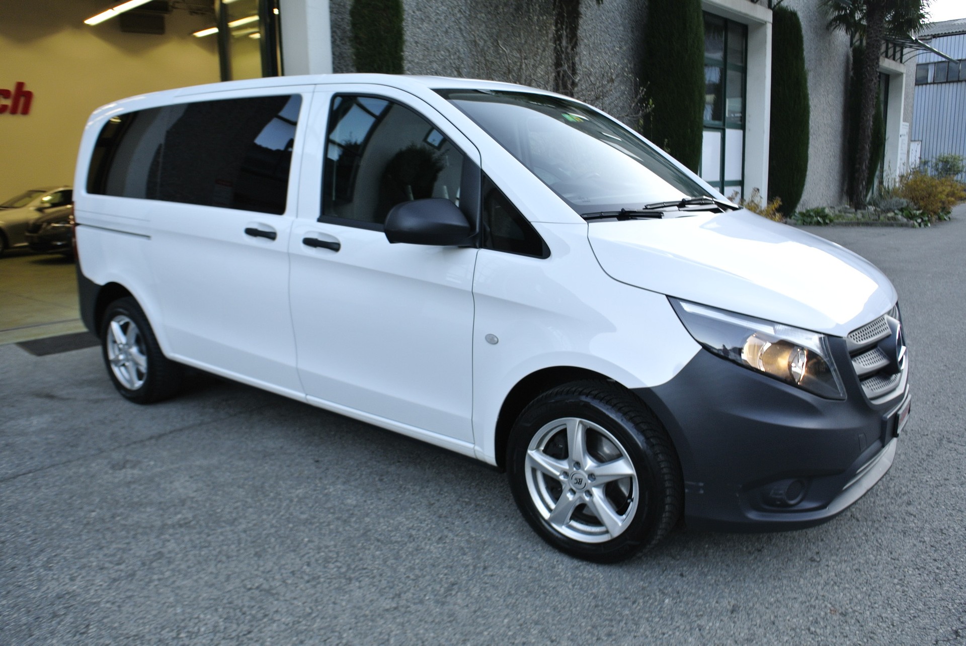 MERCEDES-BENZ Vito 116 CDI Pro Tourer 4Matic 9G-Tronic-image-8