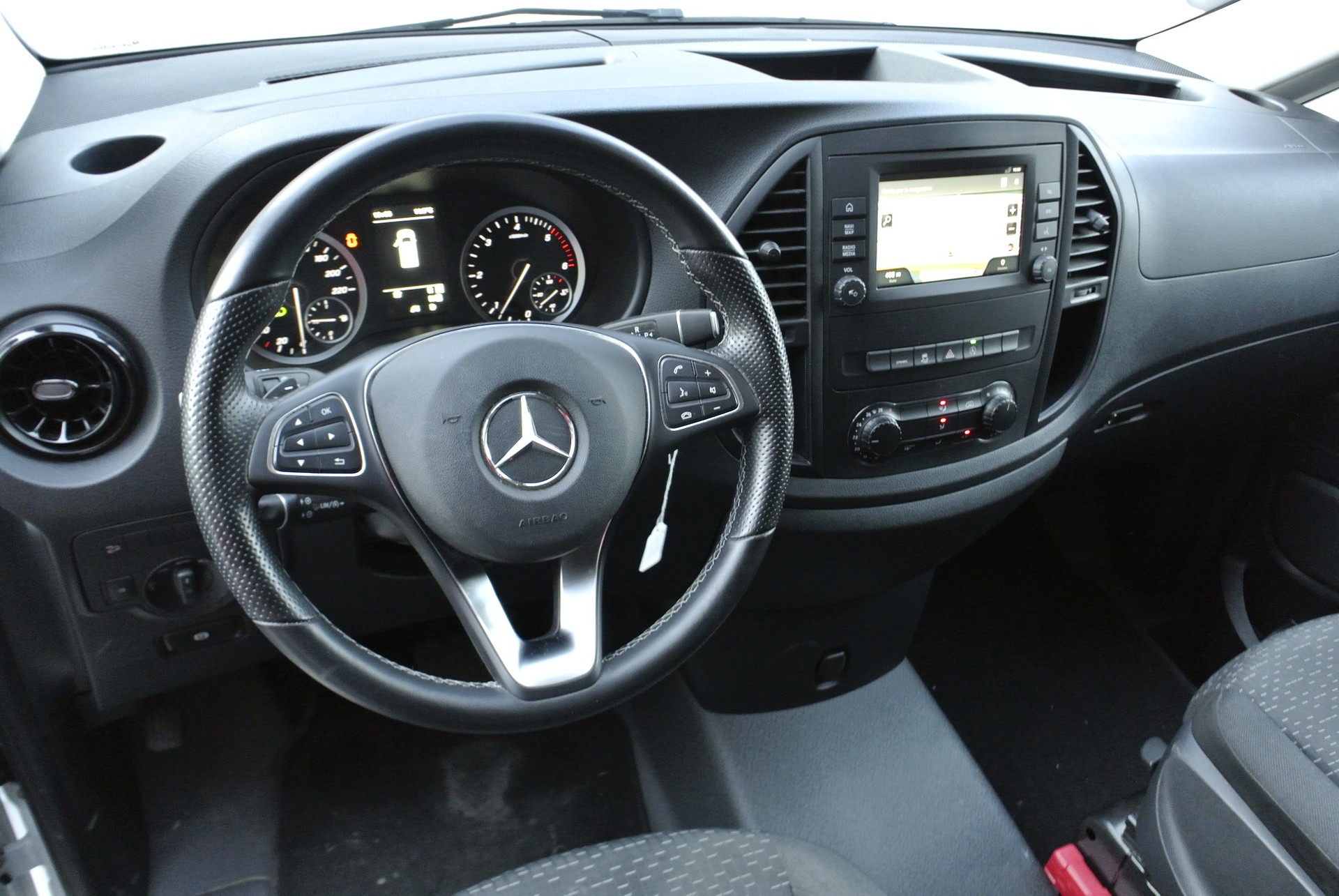 MERCEDES-BENZ Vito 116 CDI Pro Tourer 4Matic 9G-Tronic-image-26