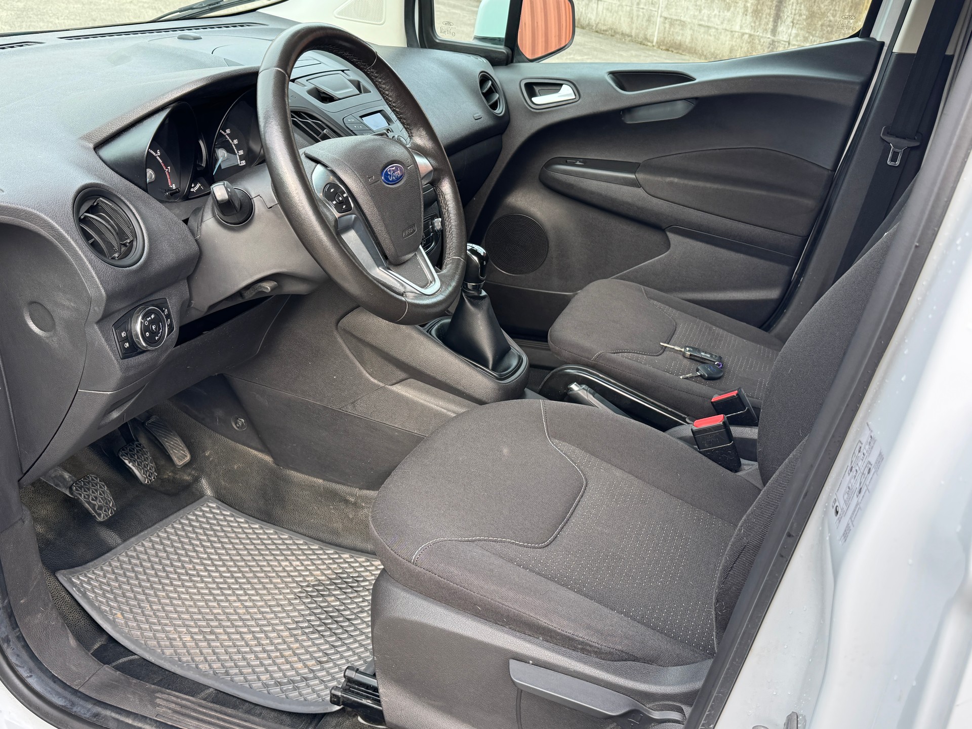 FORD Transit Courier Van 1.0 EcoB Trend-image-9