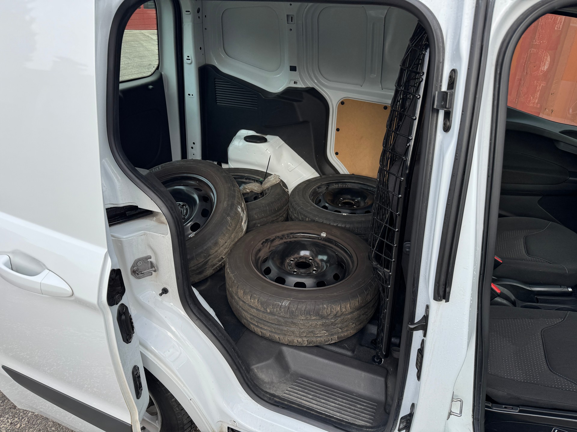 FORD Transit Courier Van 1.0 EcoB Trend-image-7