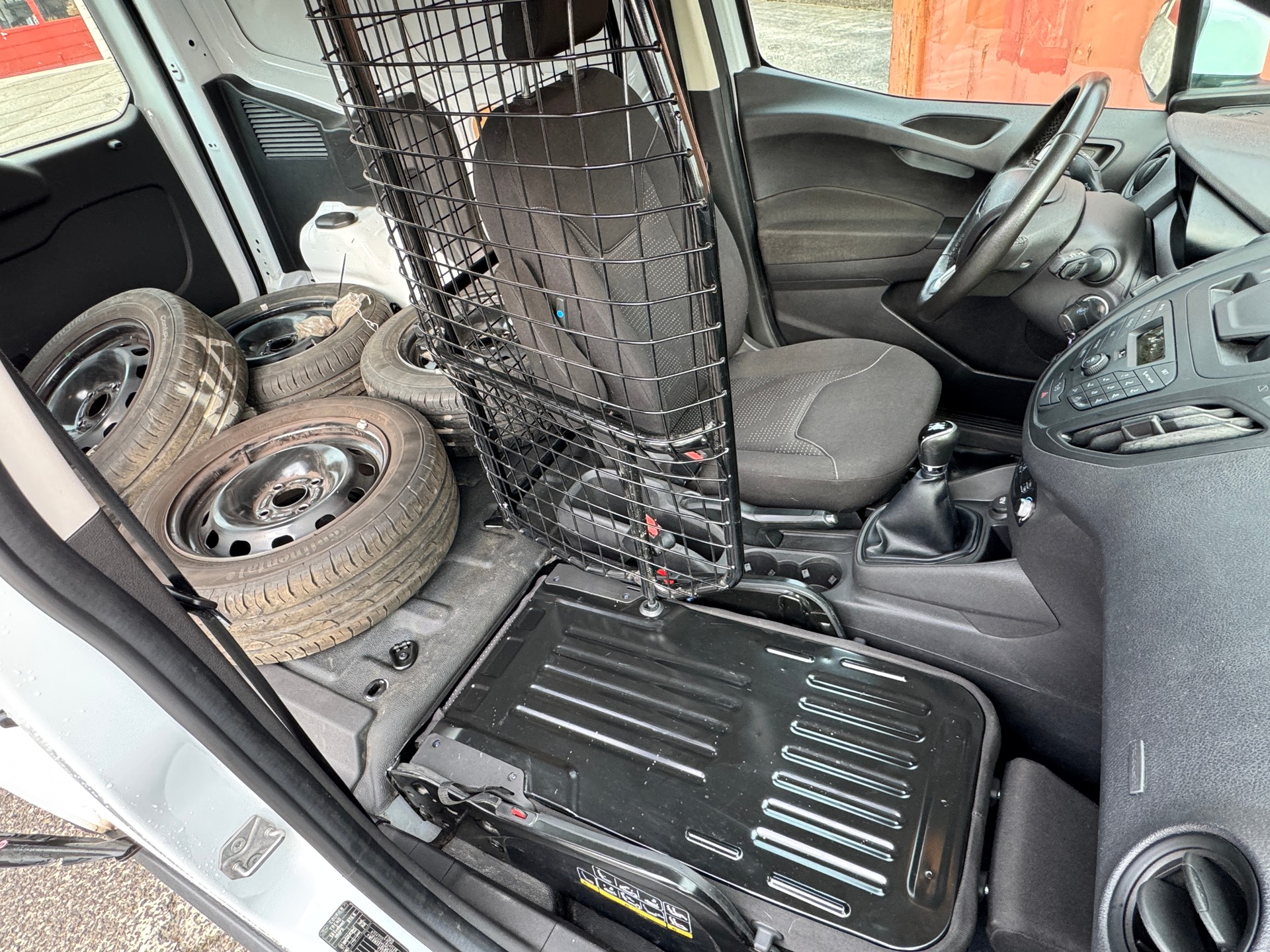 FORD Transit Courier Van 1.0 EcoB Trend-image-10