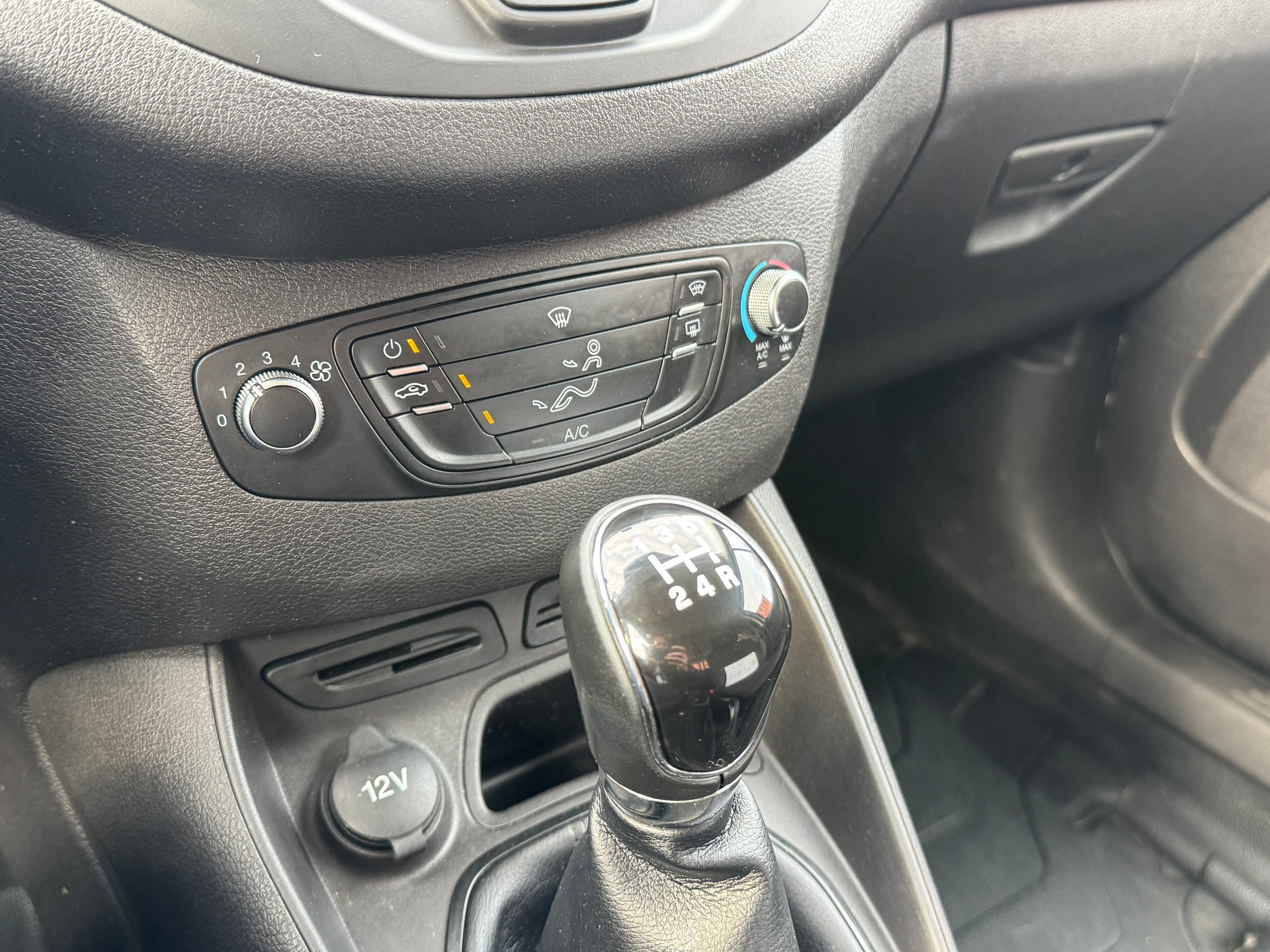 FORD Transit Courier Van 1.0 EcoB Trend-image-11