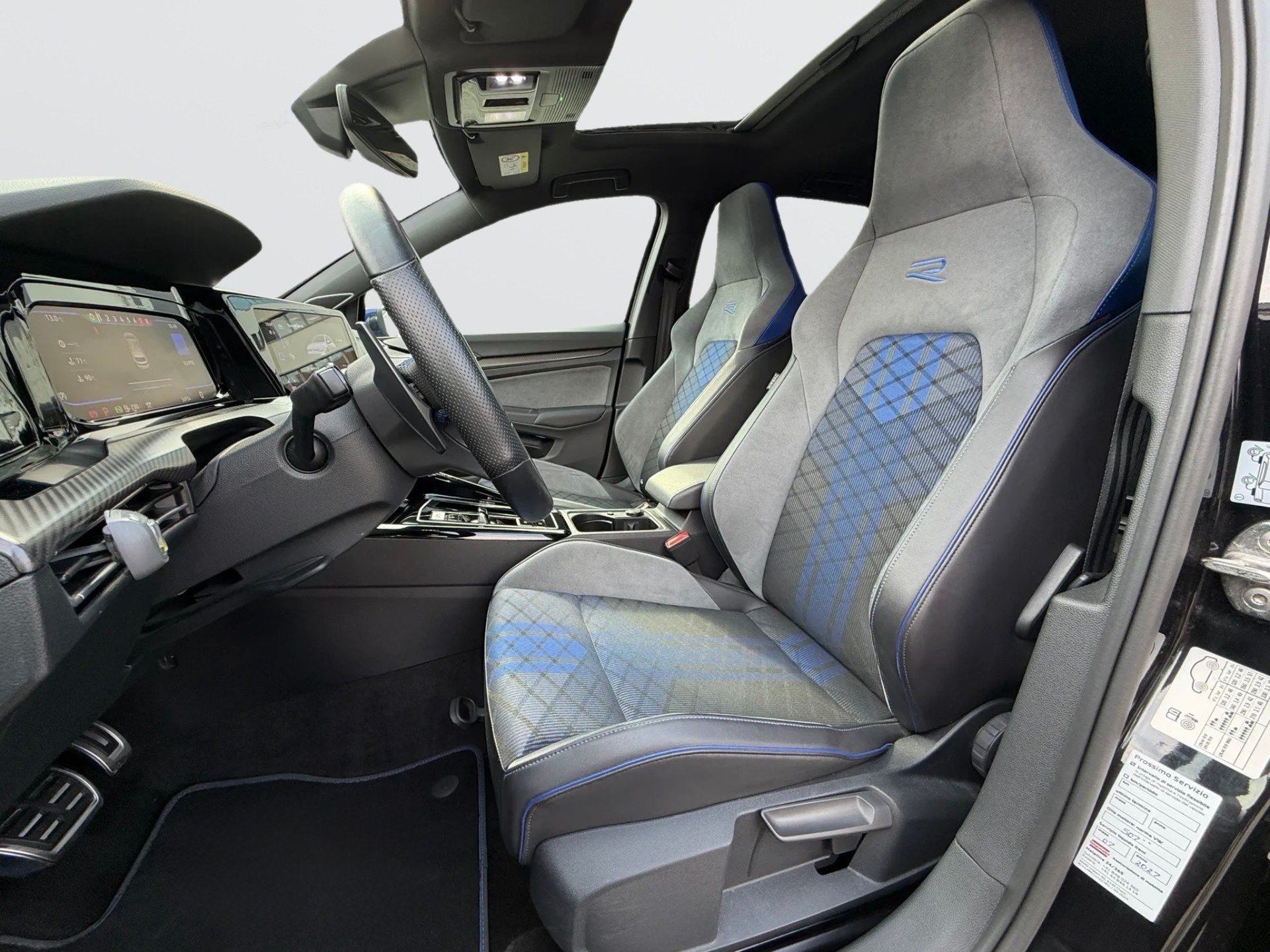 VW Golf 2.0 TSI R Black Edition DSG 4 Motion-image-9